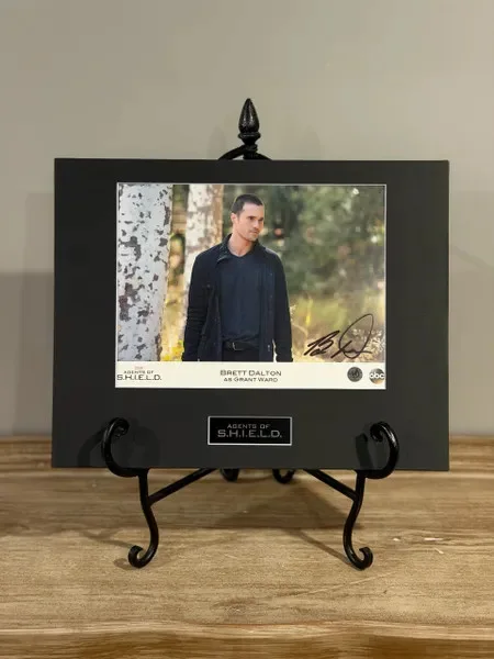 Brett Dalton — Brett Dalton Signed Agents of SHIELD 8x10 Photo