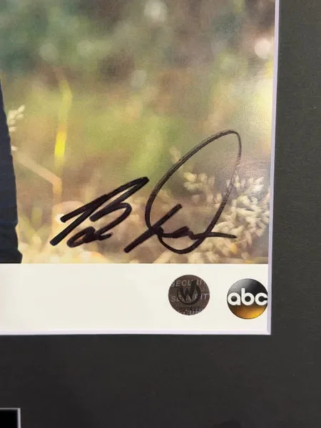 Brett Dalton — Brett Dalton Signed Agents of SHIELD 8x10 Photo, изображение 2