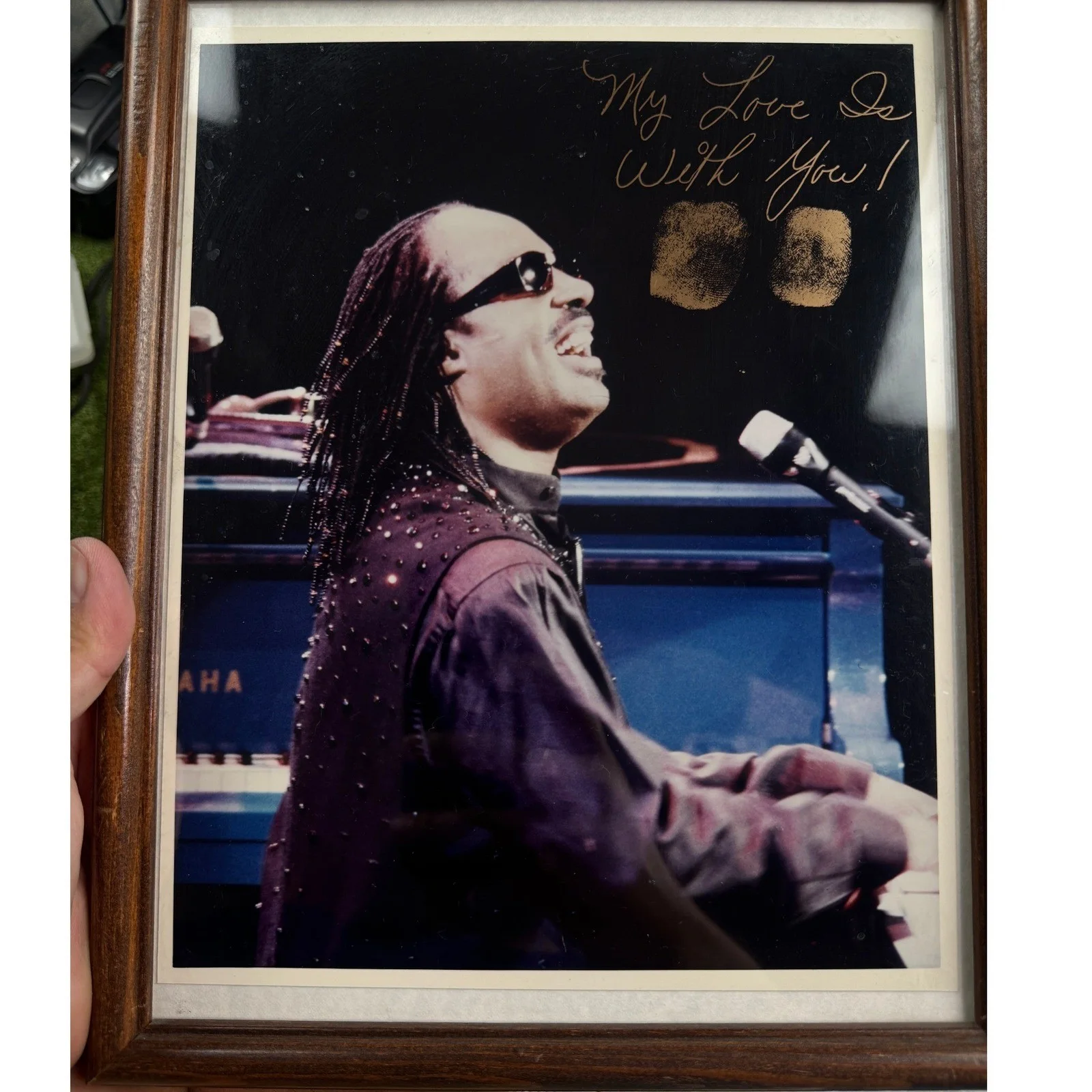 STEVIE WONDER SIGNED COLOR PHOTO WITH THUMBPRINT 8 x 10 ORIG PHOTOGRAPH, изображение 3