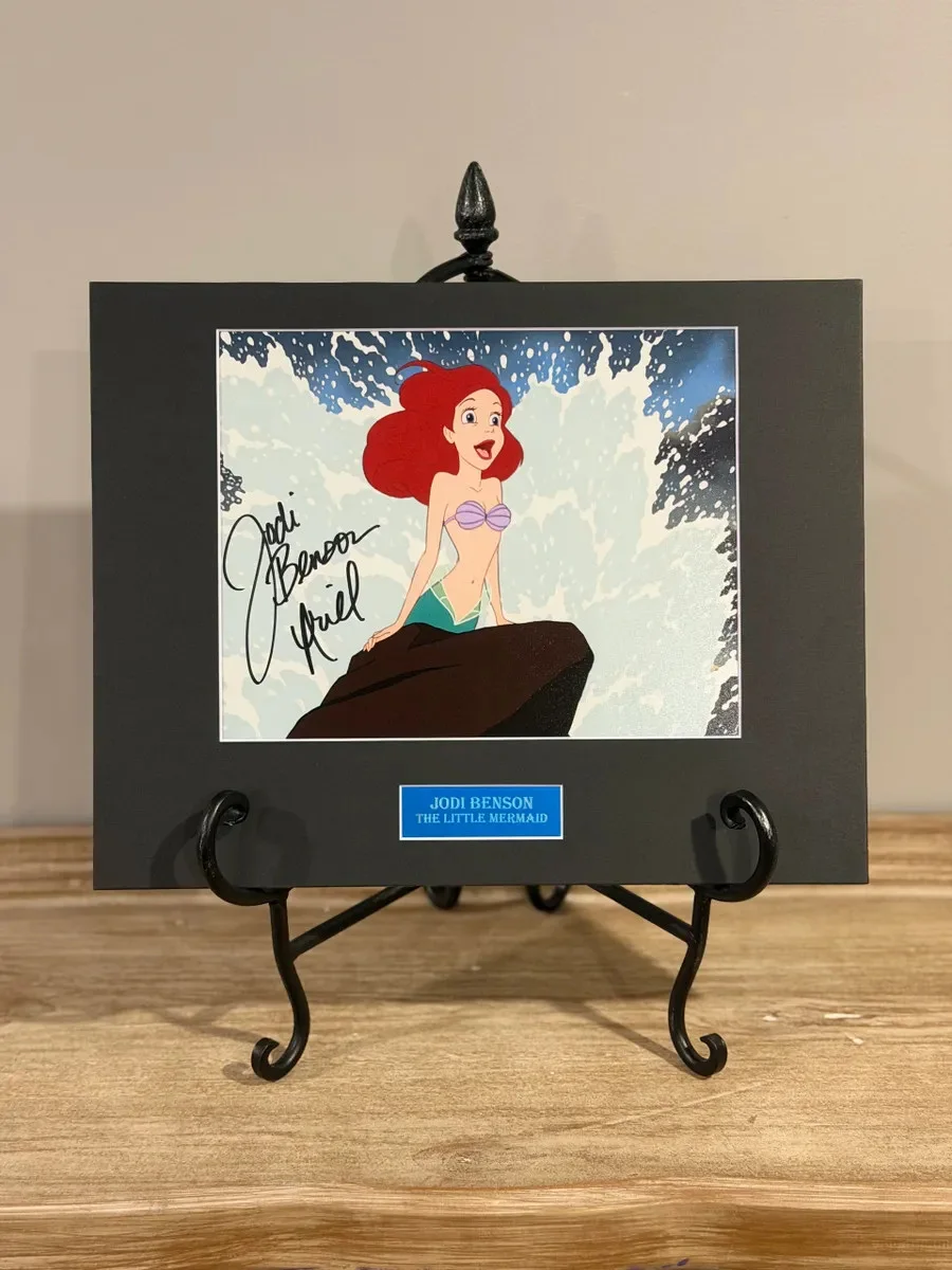 Jodi Benson — Jodi Benson Signed The Little Mermaid 8x10 Photo