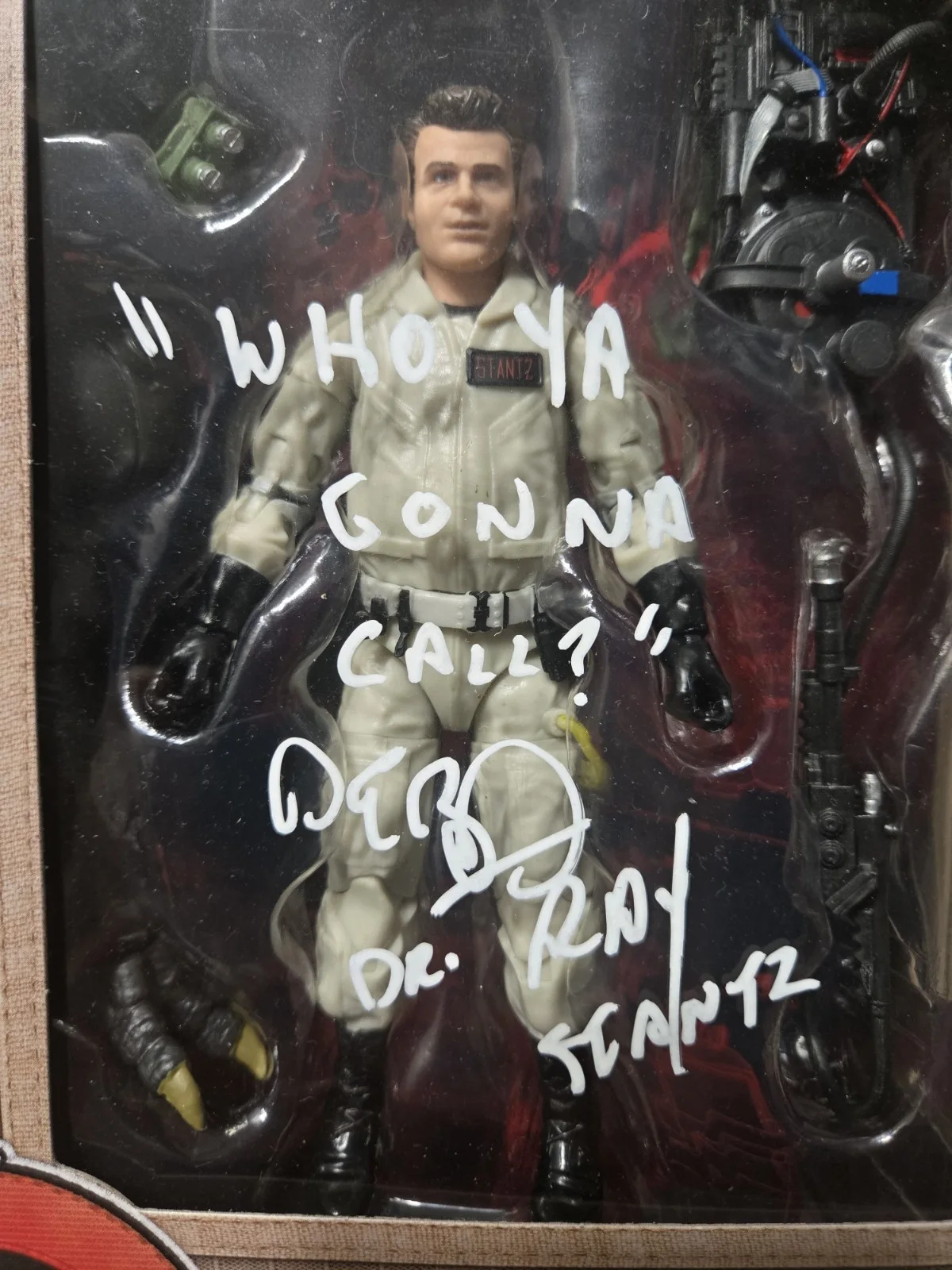 Dan Aykroyd — Dan Aykroyd Signed Hasbro Ray Stantz Figure with QUOTE/Full CN! Beckett COA, изображение 2