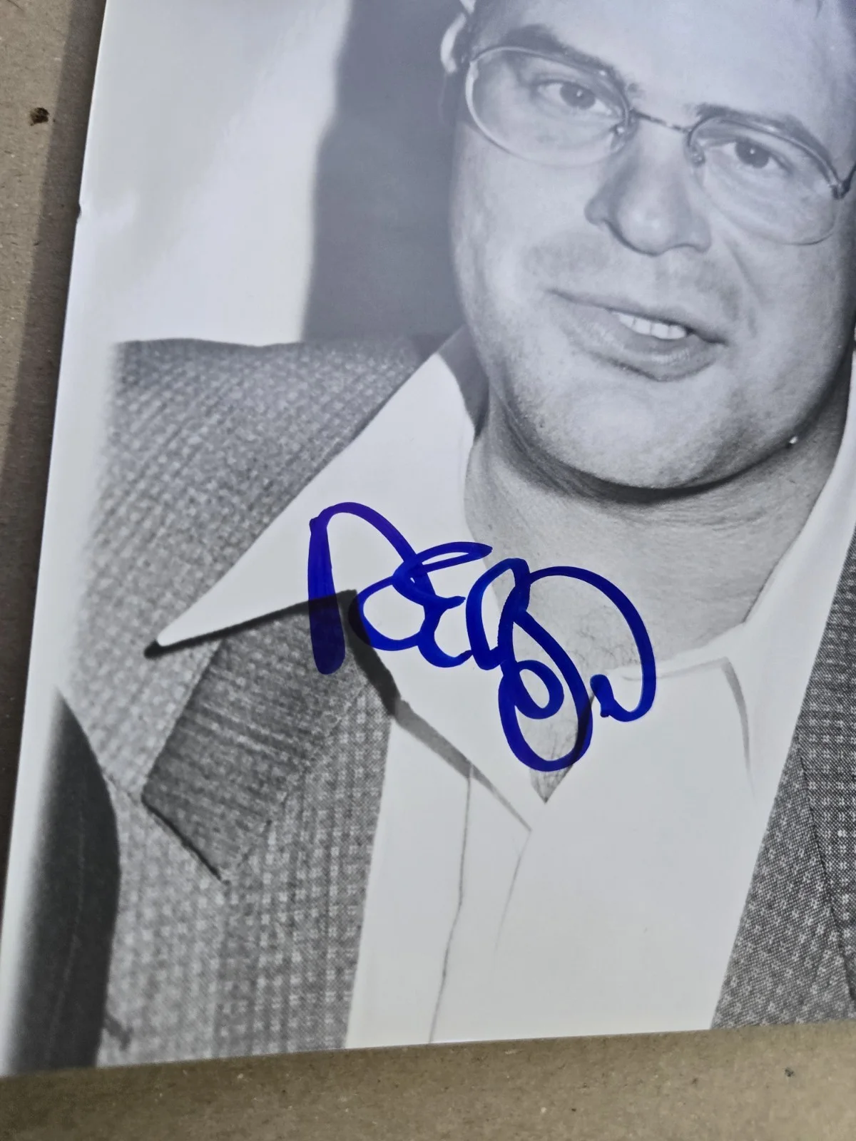 Dan Aykroyd — Dan Aykroyd SIGNED 1986 Rene Taylor Party Type 1 Photograph! Beckett COA Image 3, изображение 2