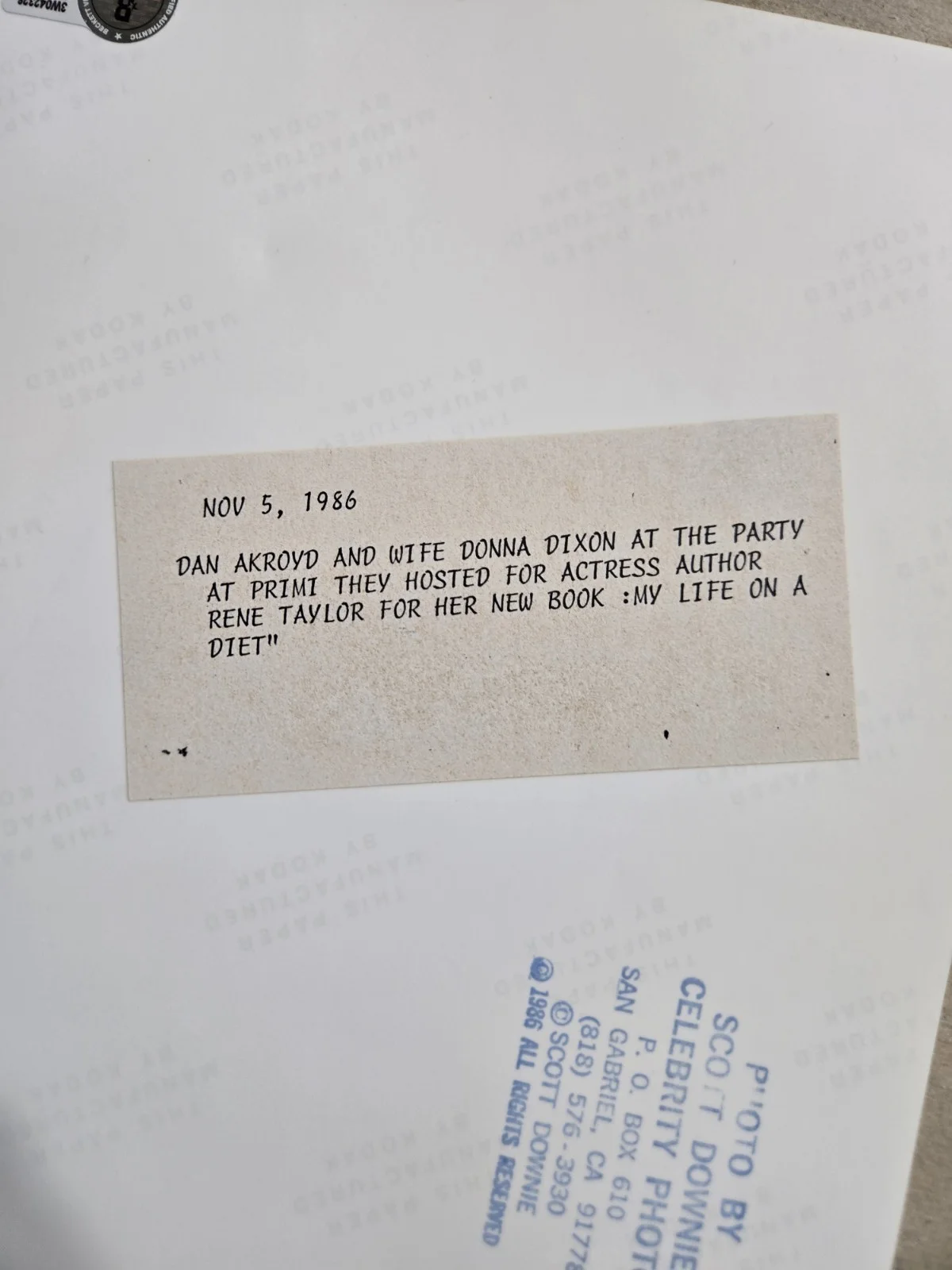 Dan Aykroyd — Dan Aykroyd SIGNED 1986 Rene Taylor Party Type 1 Photograph! Beckett COA!, изображение 5