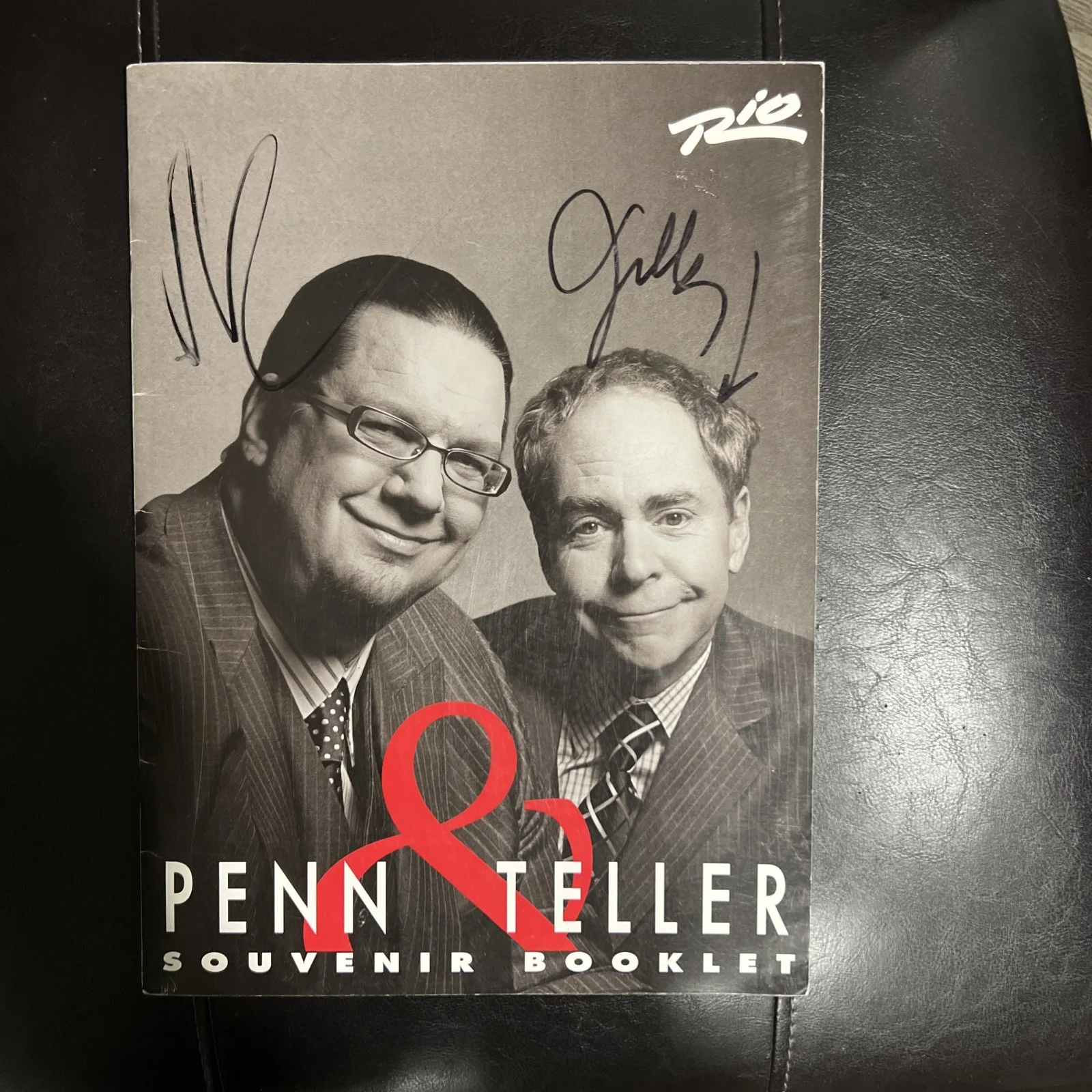 Penn & Teller — Penn & Teller Signed Souvenir Booklet — Authentic Magic Legends Autograph!