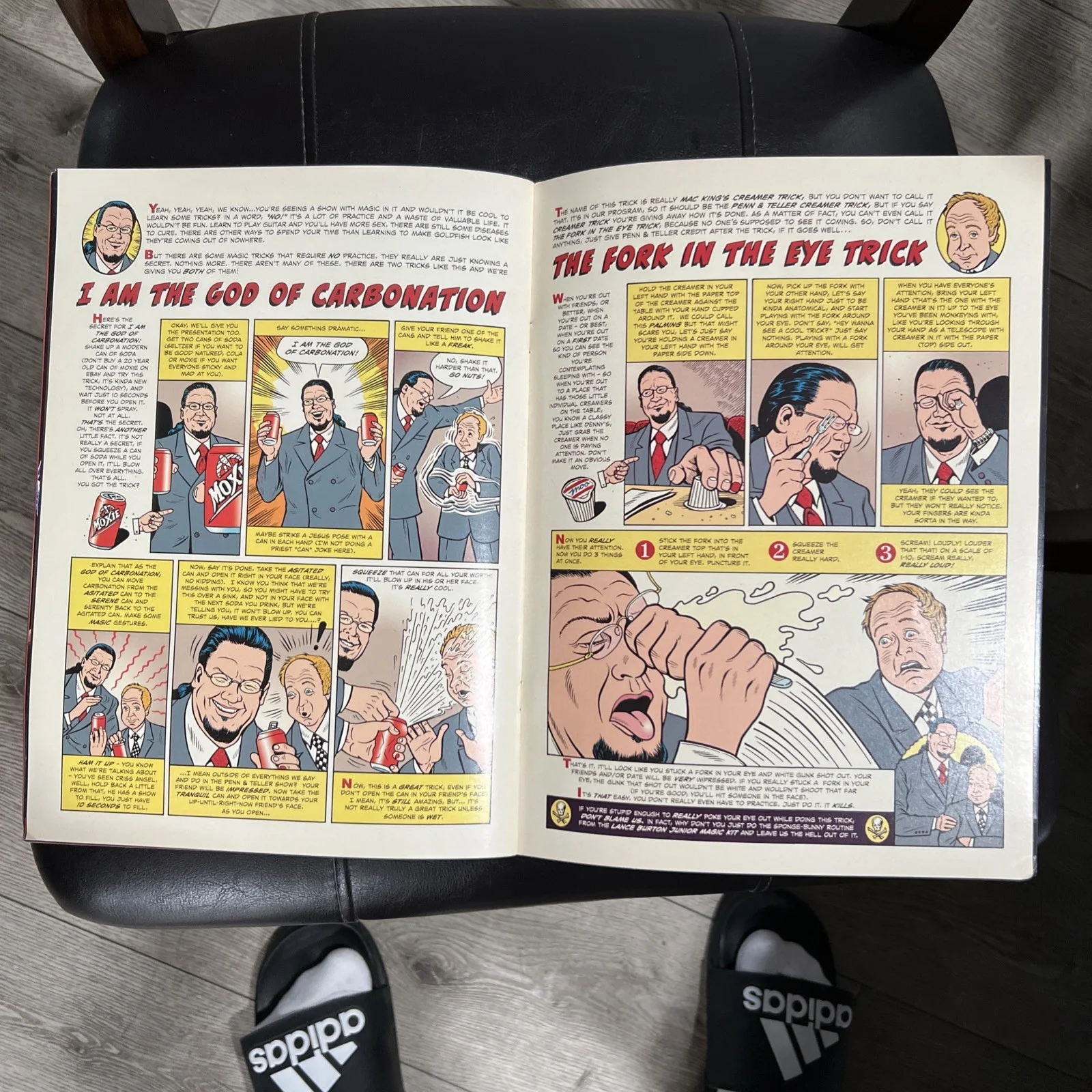 Penn, Teller — Penn & Teller Signed Souvenir Booklet — Authentic Magic Legends Autograph!, image 2