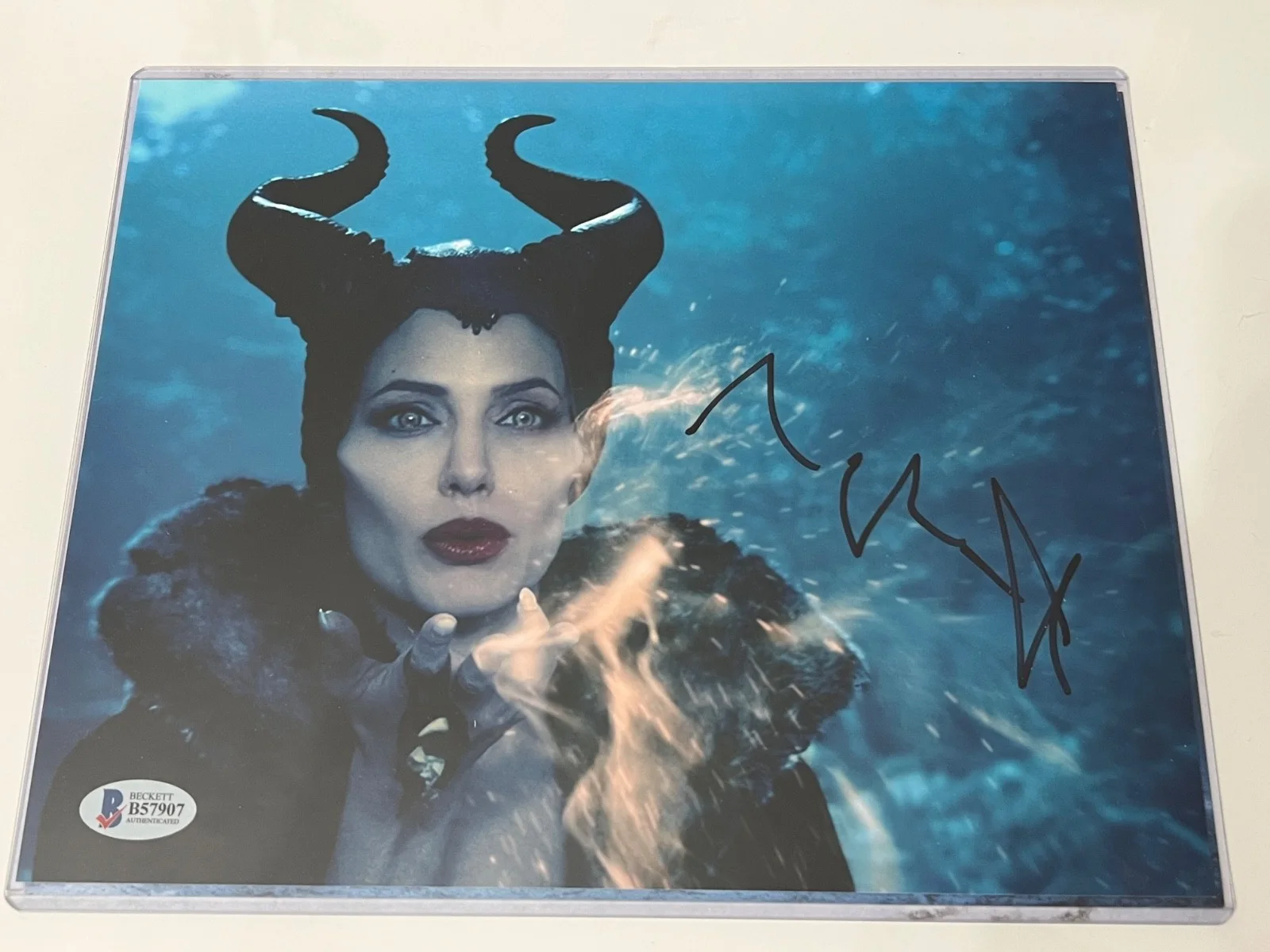Angelina Jolie — Angelina Jolie Maleficent 8x10 COA Beckett Certified Autographed Signed