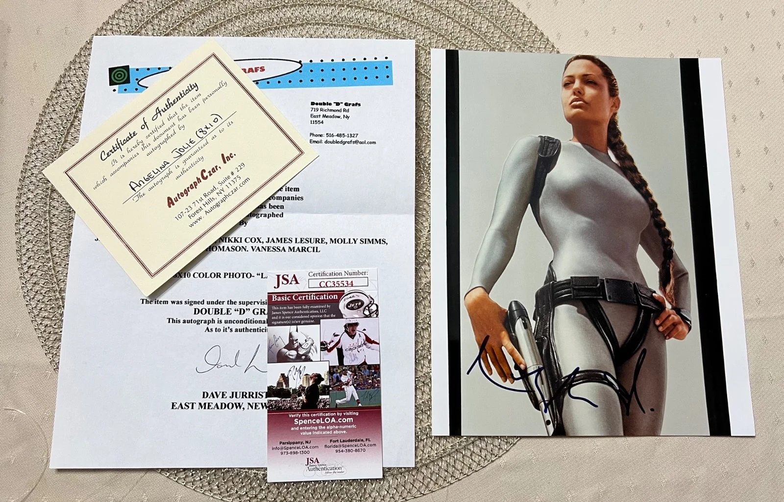 Angelina Jolie — Angelina Jolie Tomb Raider Autographed Signed 8x10 Photo Authentic JSA COA, image 2