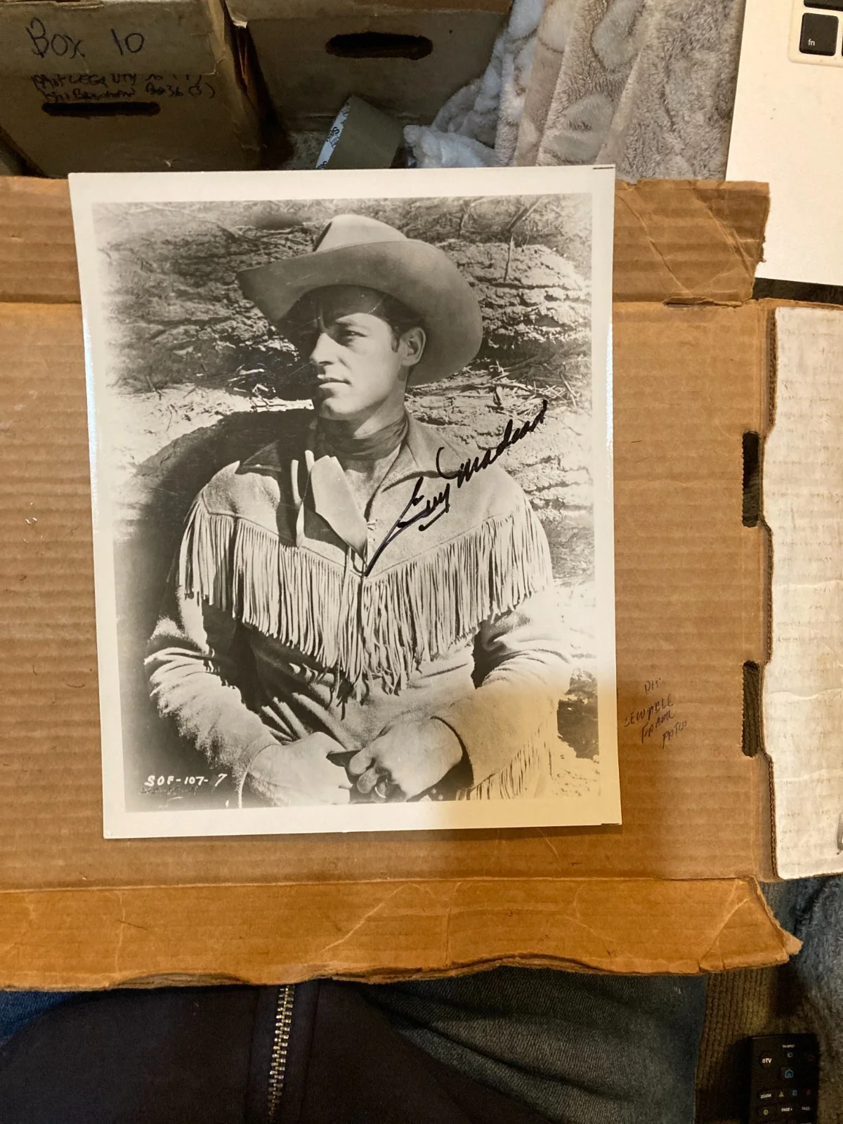 GUY MADISON — GUY MADISON SIGNED AUTO 8x10 B&W PHOTO/CERT.