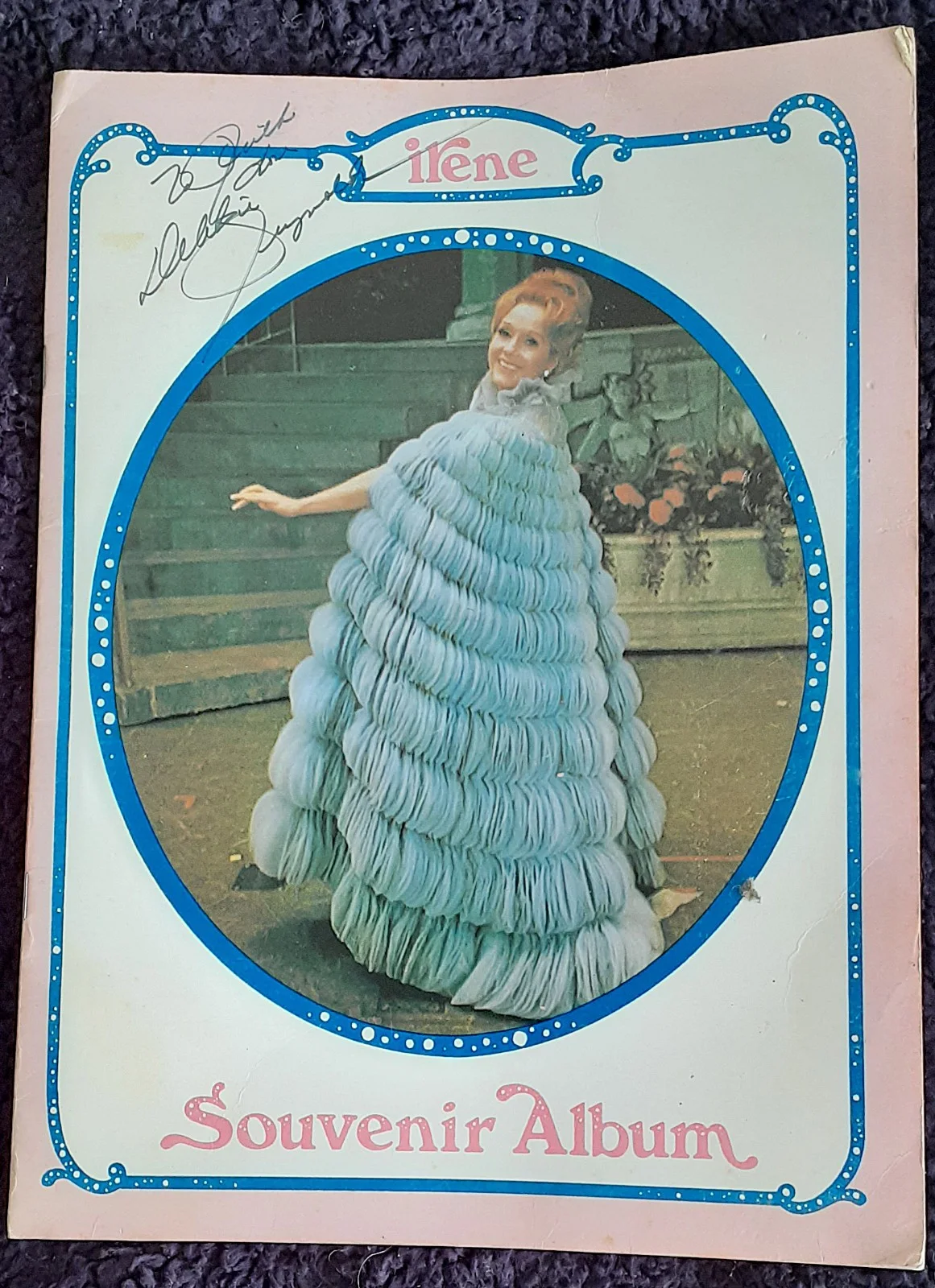 Debbie Reynolds Signed Autograph Irene Souvenier Album Plus Irene Playbill OBO, image 2