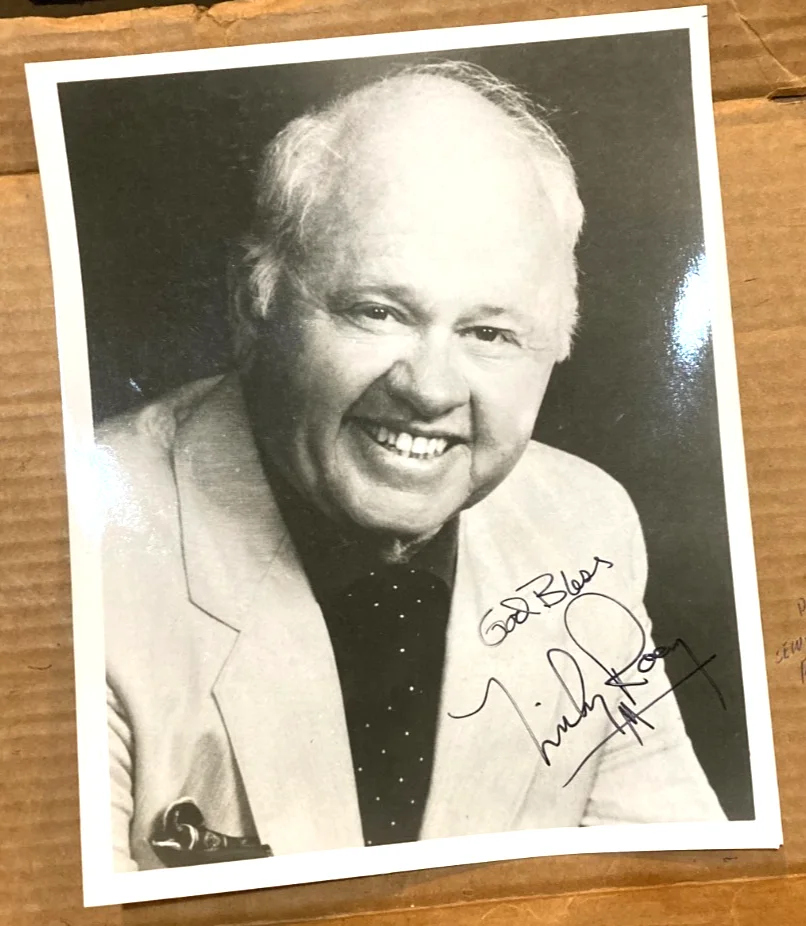 MICKEY ROONEY — MICKEY ROONEY SIGNED AUTO 8X10 B&W PHOTO/CERT.