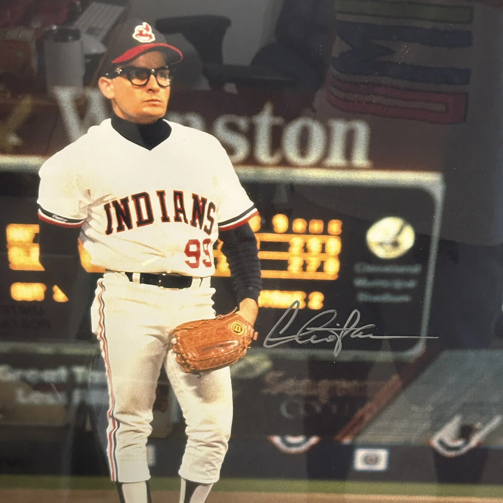 Charlie Sheen — Charlie Sheen Signed 16x20 Major League Vaughn On Mound JSA/COA Framed, изображение 2