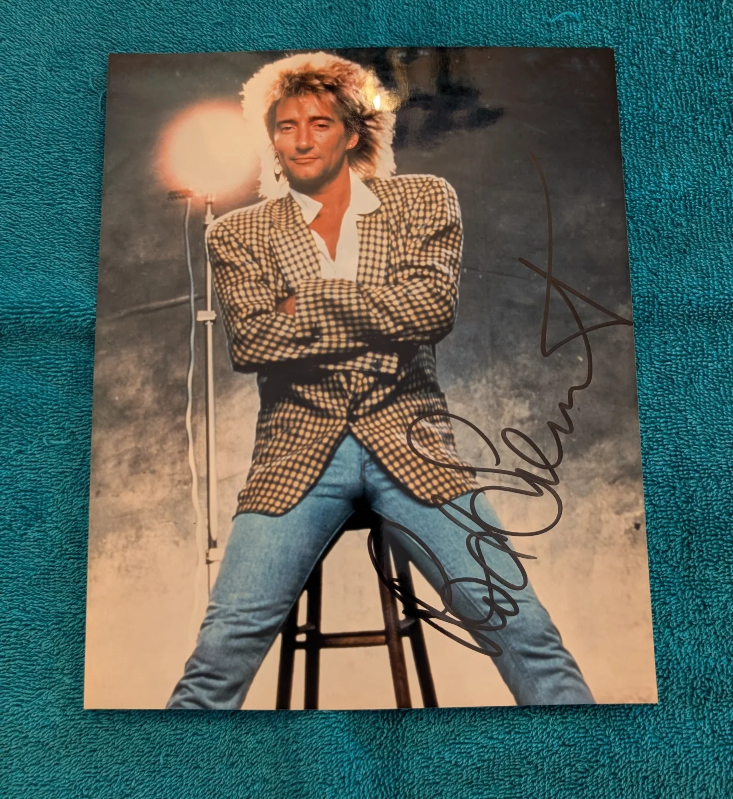 rod Stewart — Rod Stewart Signed Autographed Photo The Cool Look.