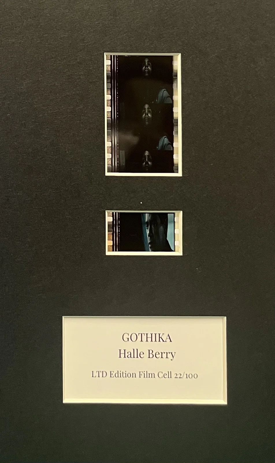 GOTHIKA. Halle Berry. 35mm Film Cell Mounted Display, изображение 2
