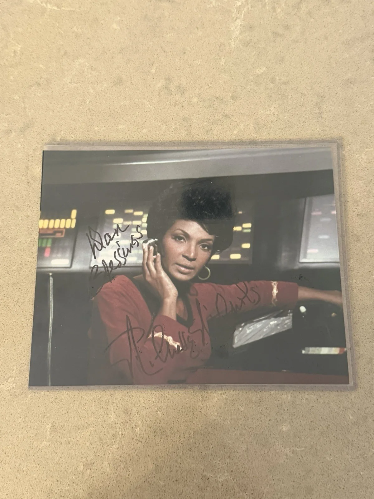Nichelle Nichols — Nichelle Nichols Signed Photo Star Trek 8X10