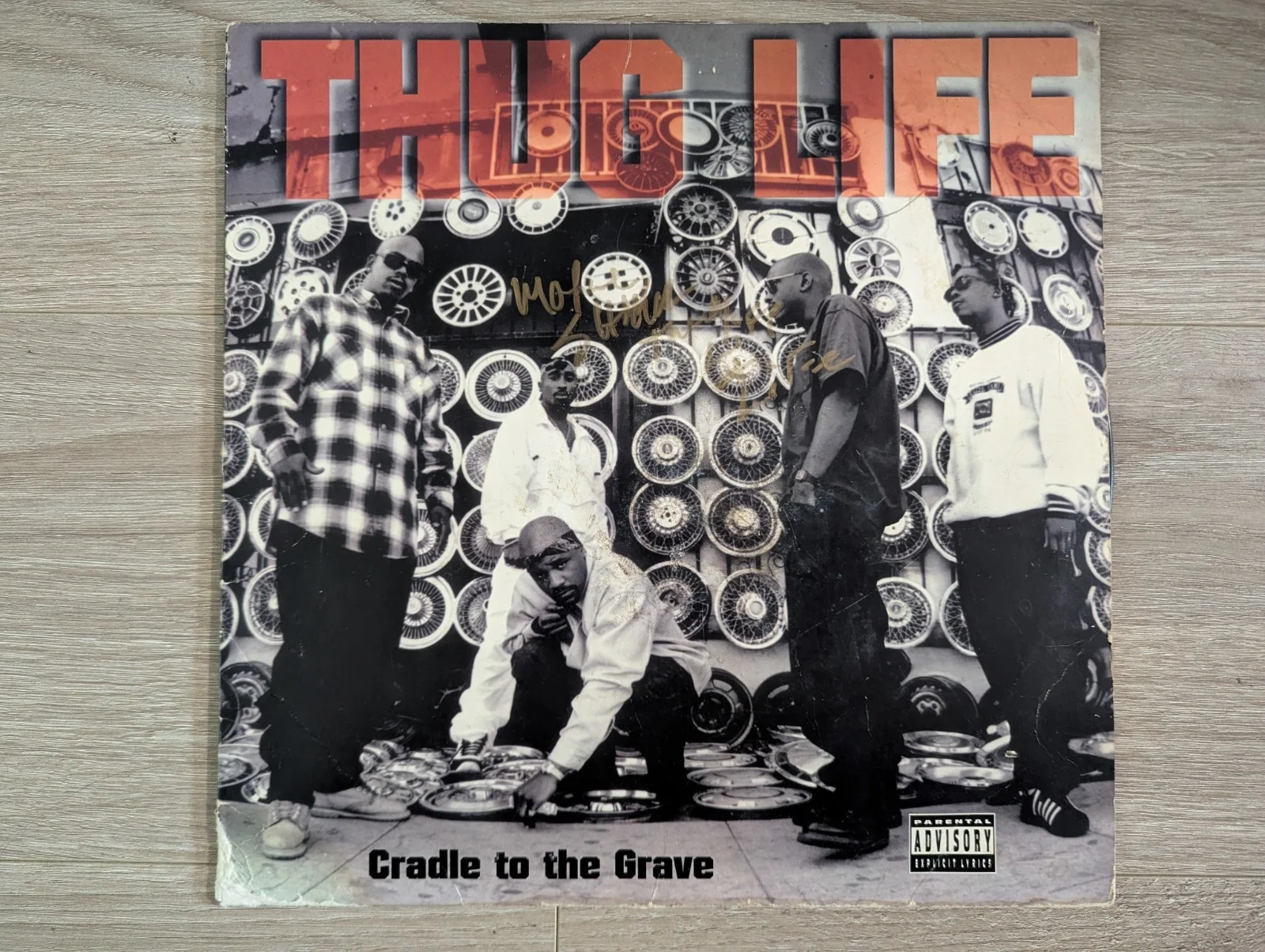 Thug Life vinyl Signed By Mopreme Shakur with custom Press Photo, изображение 2