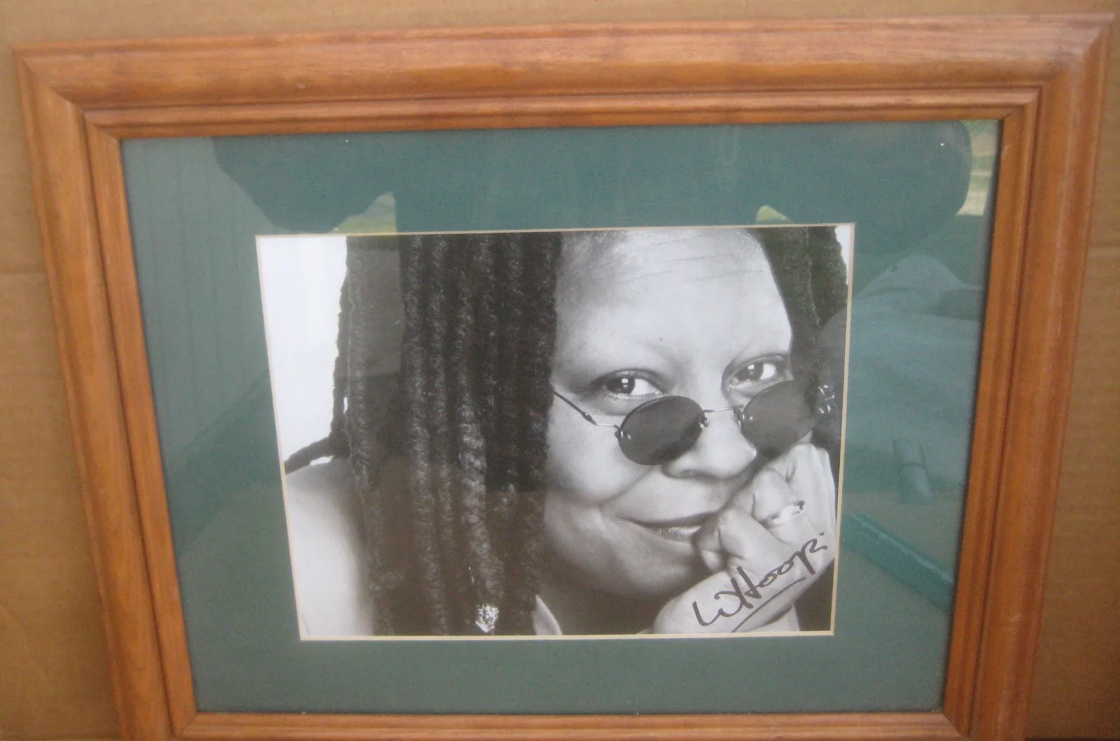 Whoopi Goldberg — Whoopi Goldberg Signed Autographed 8x10 Photo Mated & Framed