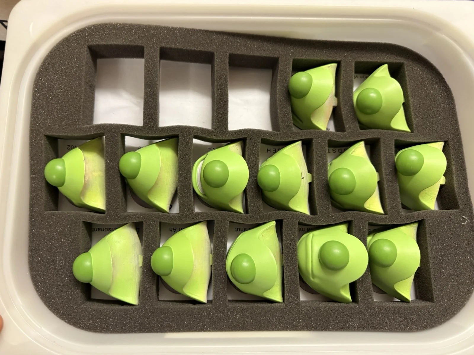 13 X Norman Picklestripes TV Screen Used Prop Stop Motion Puppets Faceplates, изображение 3