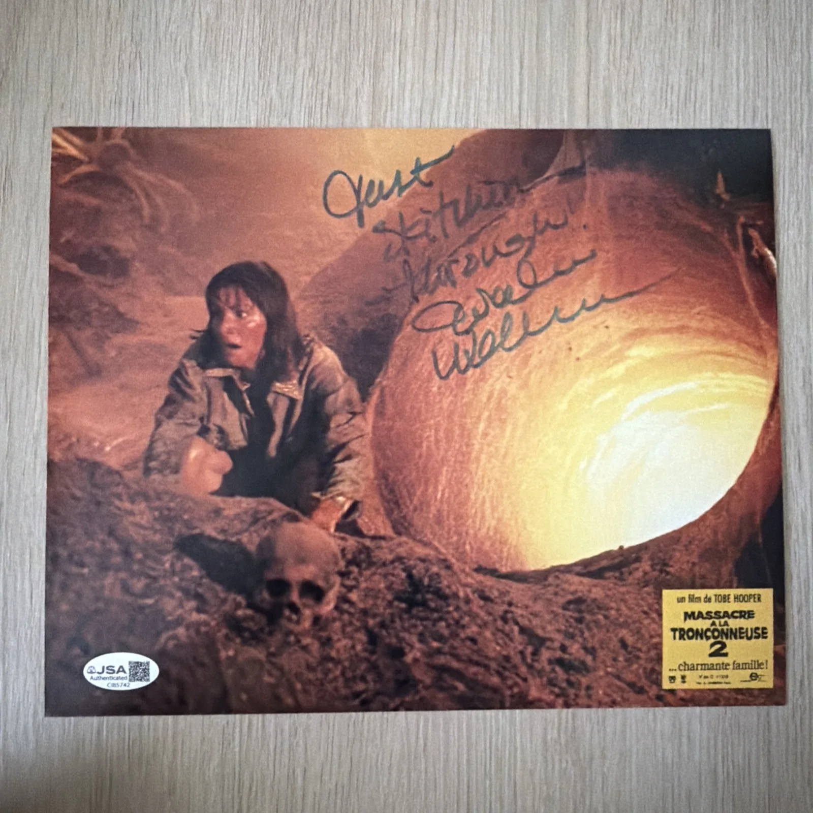 Caroline Williams signed Texas Chainsaw Massacre 2 8x10 Autograph JSA, image 2