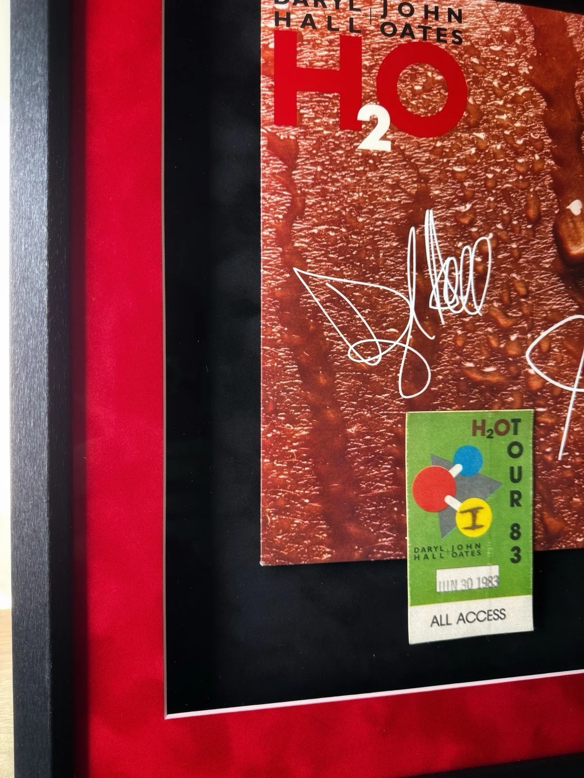 Daryl Hall & John Oates Hand Signed 1982 H2O Album W/Backstage Pass From 83 Tour, image 3