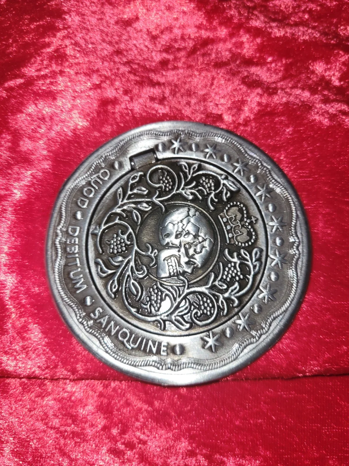 John Wick : Continental Hotel : Coin Collection set with Pin & Gift Bag : New., image 3