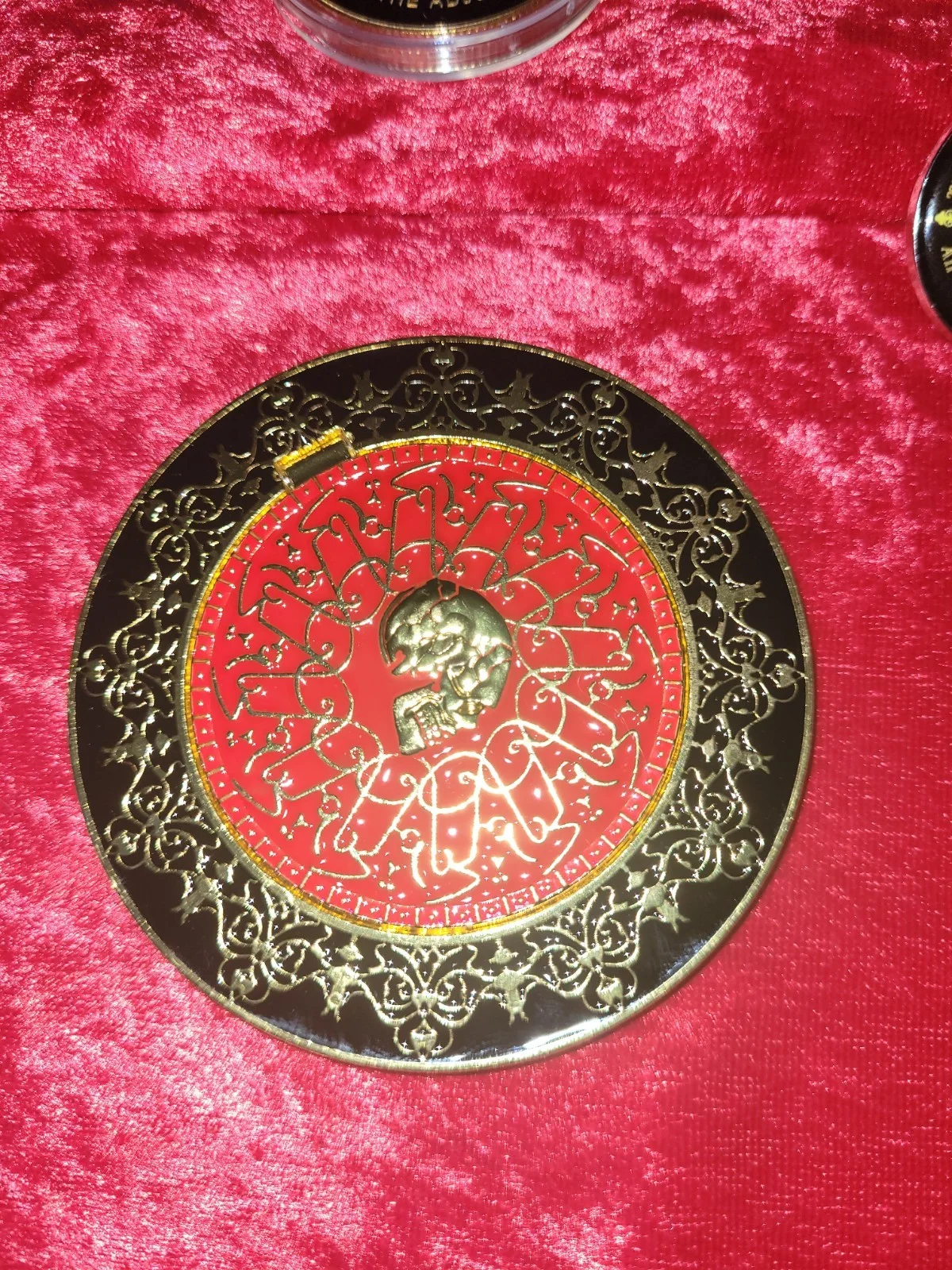 John Wick : Continental Hotel : Coin Collection set with Pin & Gift Bag : New., image 5