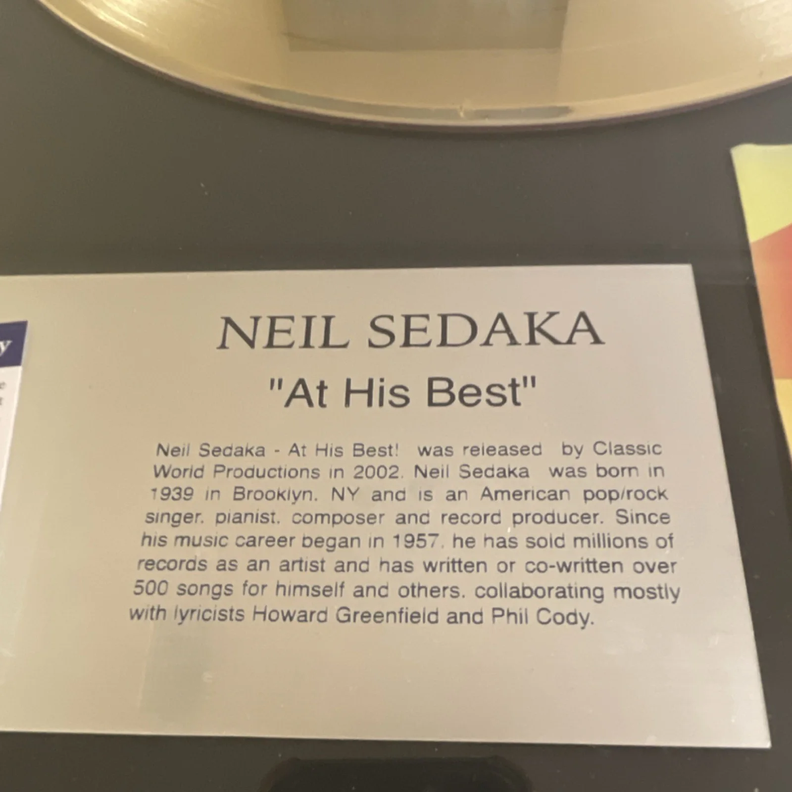 Neil Sedaka 'At His Best' Original Autographed Gold Record Framed PSA/DNA, изображение 4