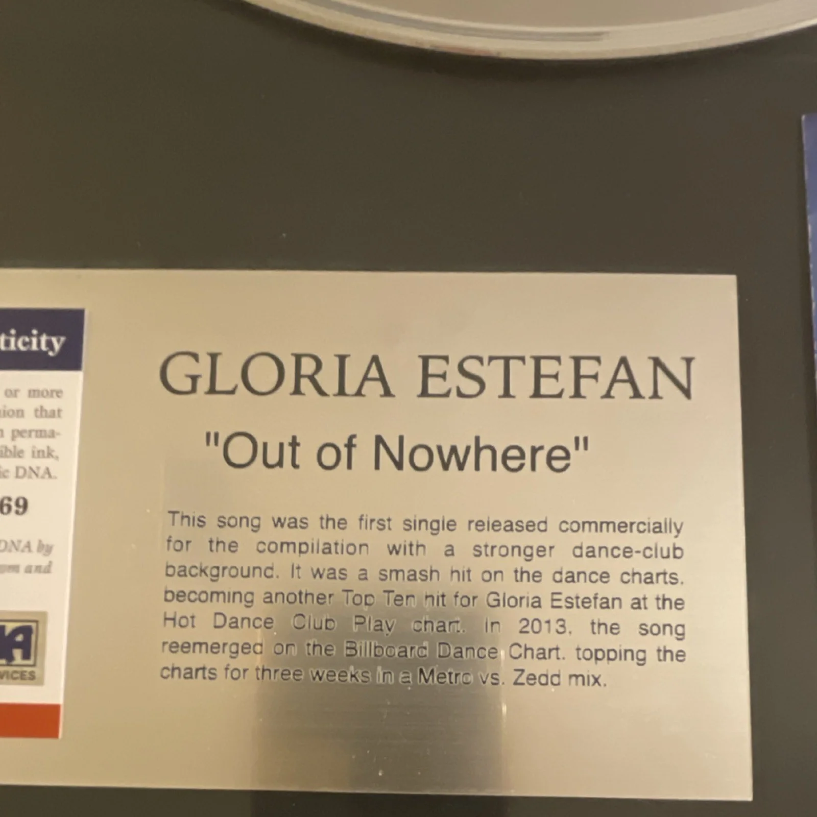 Gloria Estefan 'Out of Nowhere' Autographed CD & Booklet PSA/DNA Authenticated, изображение 4