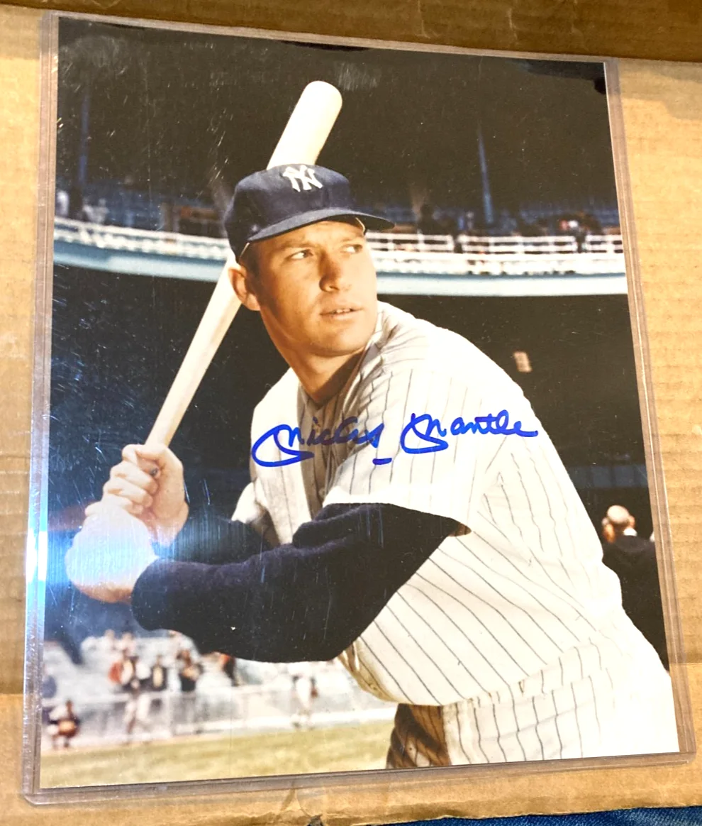 MICKEY MANTLE — MICKEY MANTLE NEW YORK YANKEES SIGNED AUTOS 8X10 COLOR PHOTO /CERTIFICATE