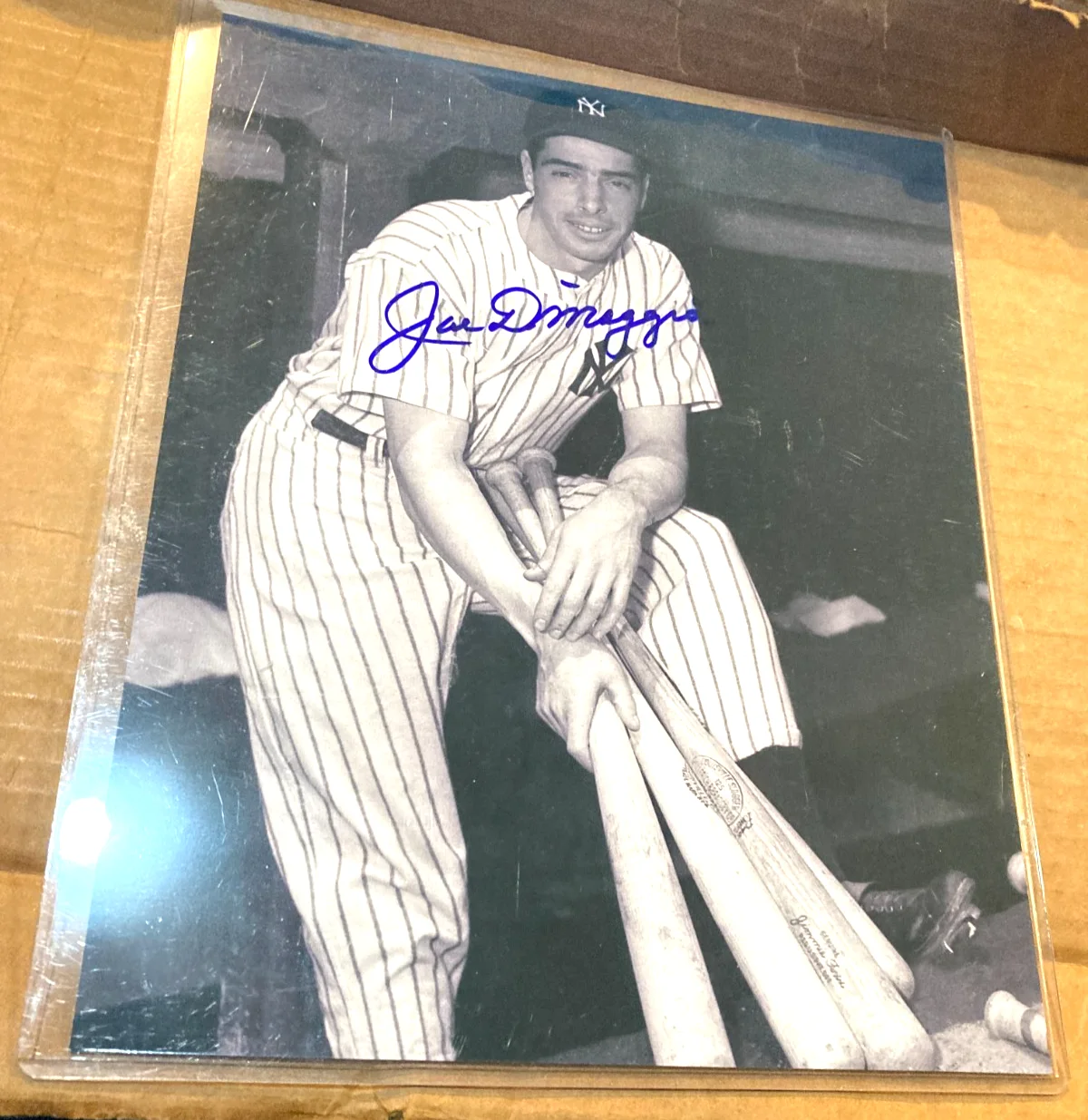 JOE DIMAGGIO — JOE DIMAGGIO NEW YORK YANKEES SIGNED AUTOS 8X10 COLOR PHOTO /CERTIFICATE