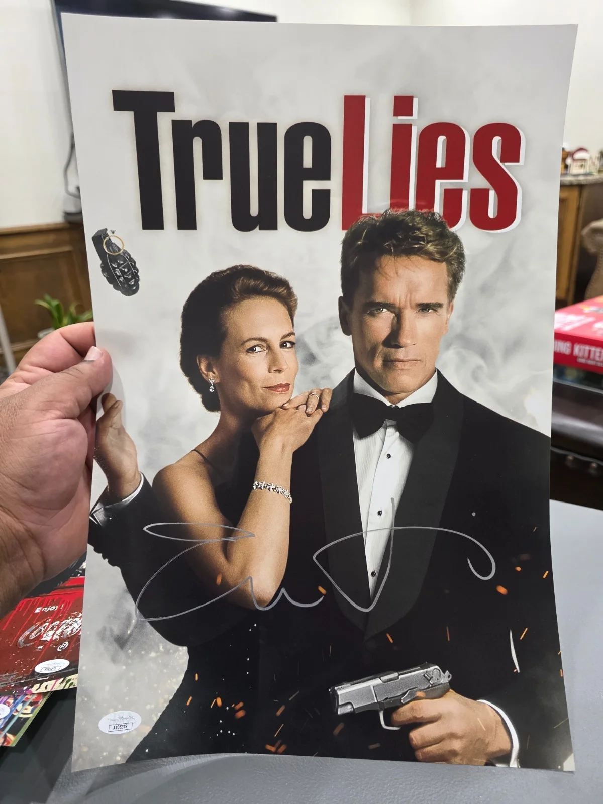 Jamie Lee Curtis — Jamie Lee Curtis true lies Movie Signed Autographed 12x18 Photo JSA