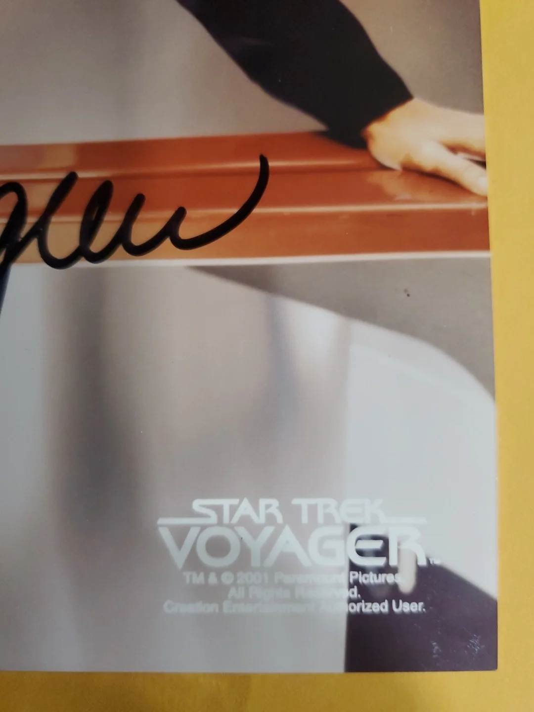 Kate Mulgrew Star Trek Voyager 10 x 8 Signed Photograph, image 2