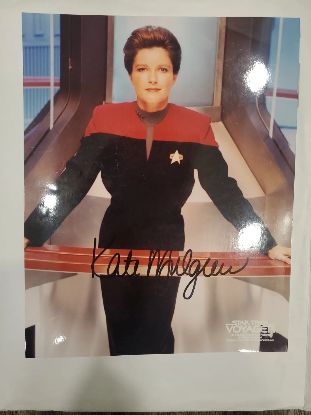 Kate Mulgrew Star Trek Voyager 10 x 8 Signed Photograph, image 3