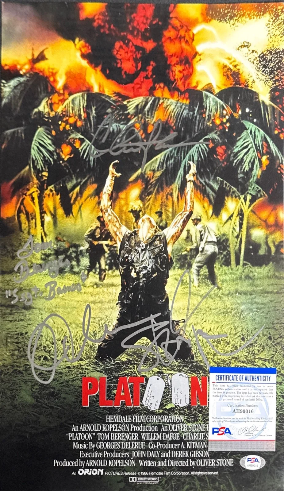 Oliver Stone — Oliver Stone, Charlie Sheen +2 Autos Signed 11x17 Platoon Movie Poster PSA, изображение 2