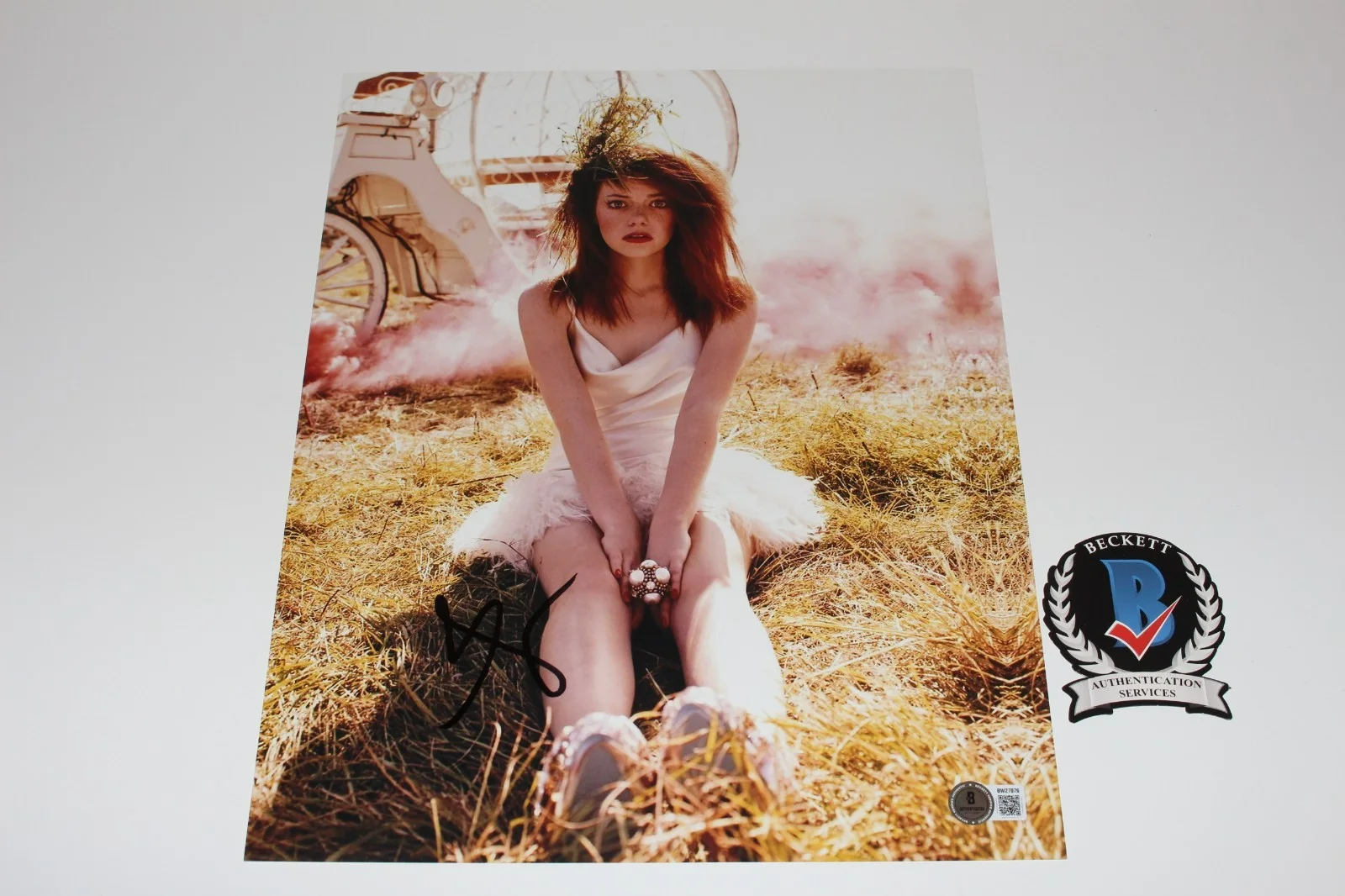 EMMA STONE SIGNED 11x14 PHOTO BECKETT COA ACTRESS ACADEMY AWARD WINNER BUGONIA, image 3