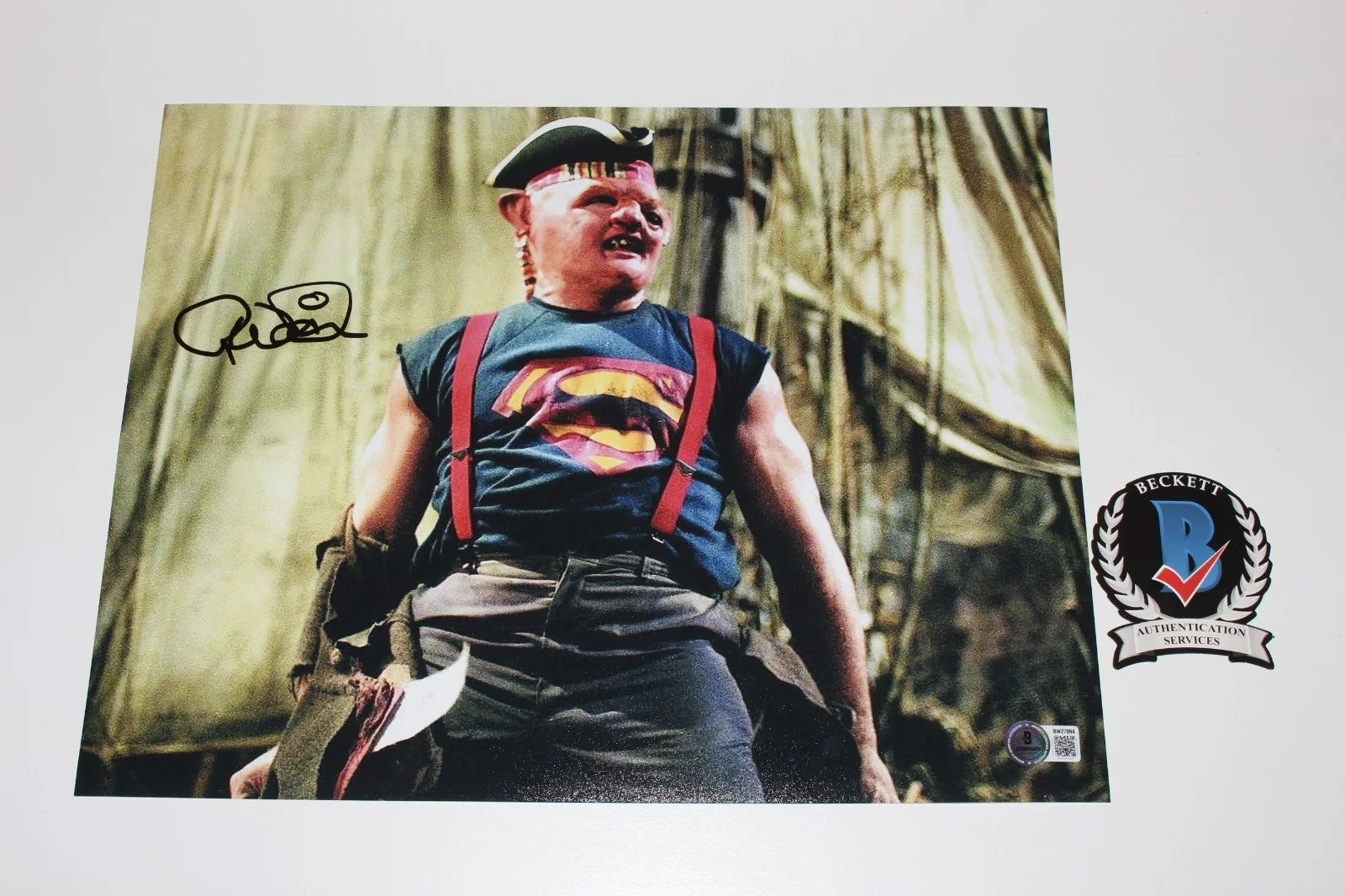 RANDELL WIDNER SIGNED THE GOONIES STUNT SLOTH 11x14 MOVIE PHOTO BECKETT COA, изображение 3