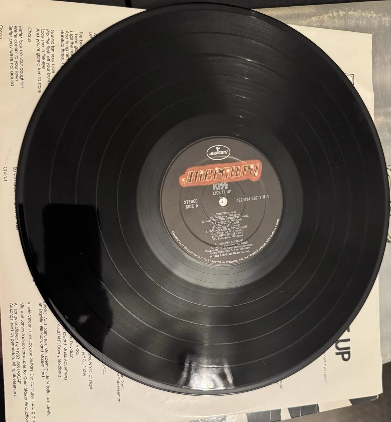 KISS Lick It Up Vinyl Record Autographed Vinnie Vincent Signed, image 3