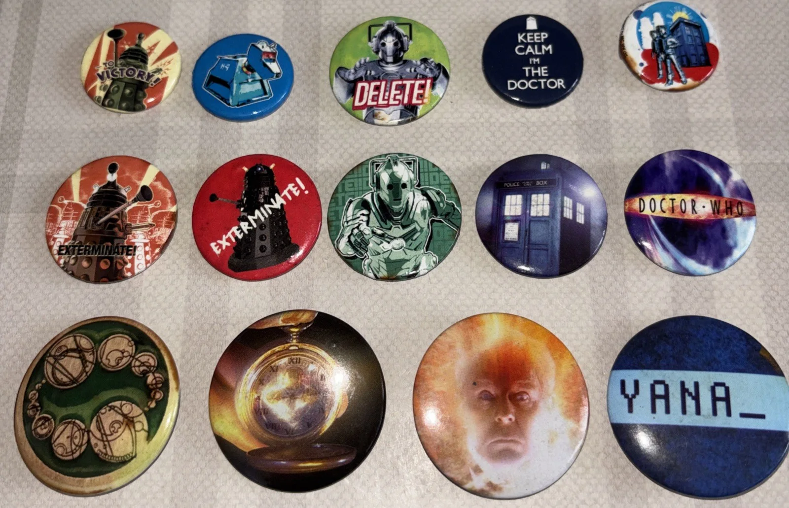 14 Various Dr.Who Science fiction Badges From the 80’s, image 2