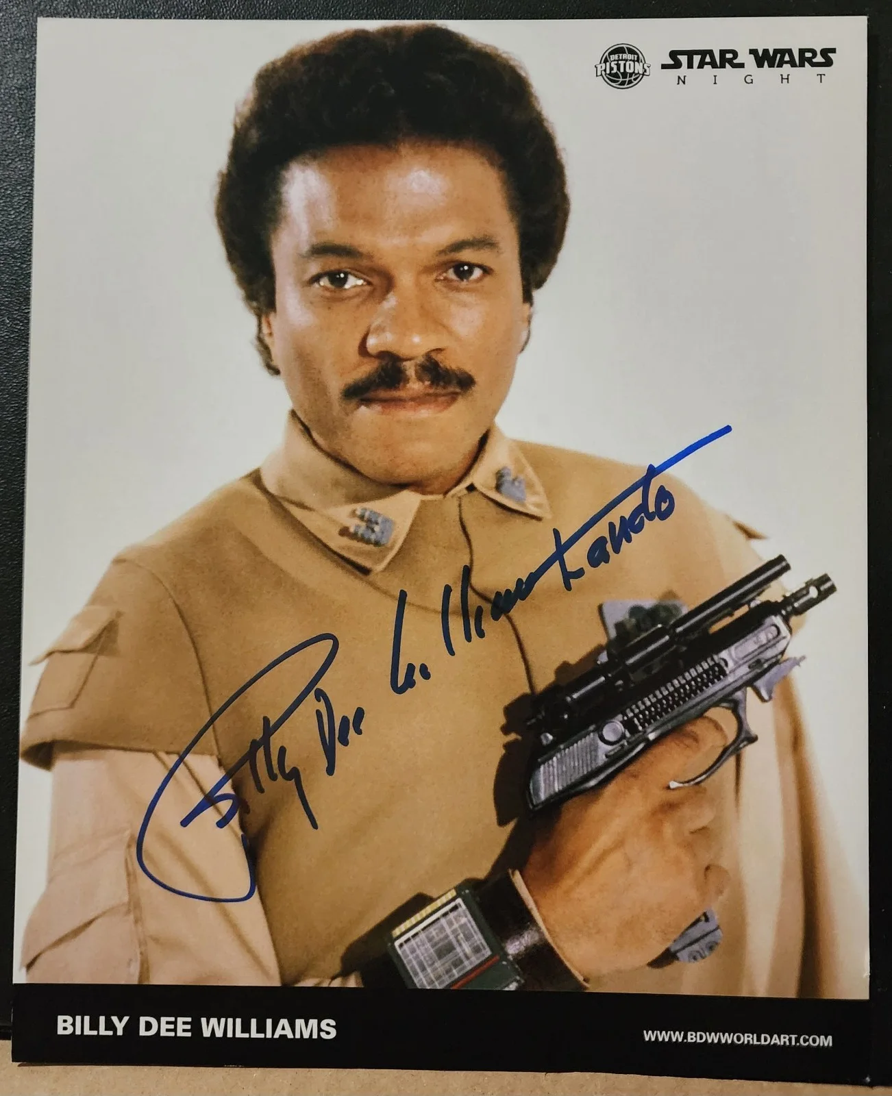 Billy Dee Williams — Billy Dee Williams Signed Lando Calrissian Pistons Star Wars 8x10 Photo PSA DNA