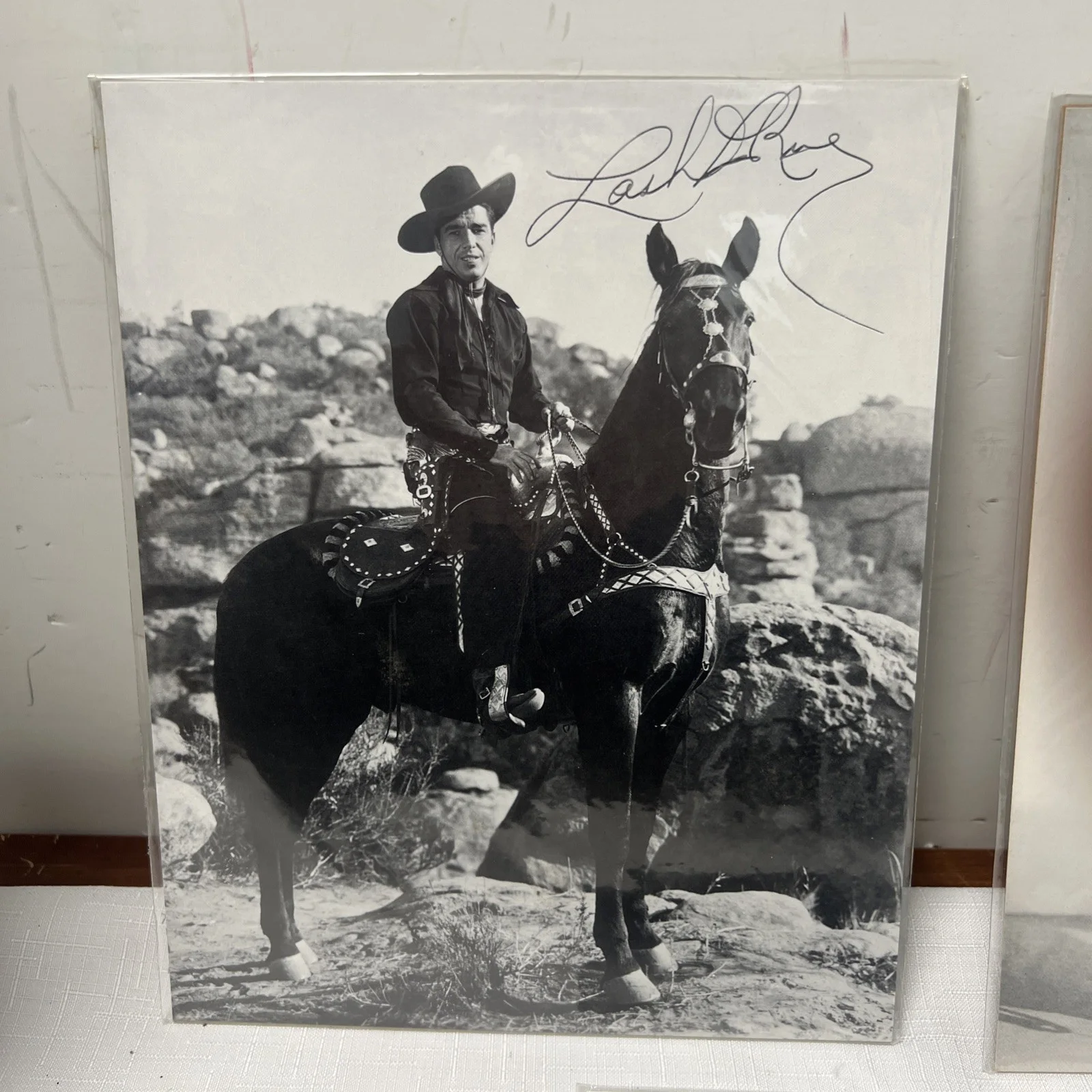 Lash La Rue — 3 Vintage Signed Photos of Lash La Rue 1940's, изображение 2