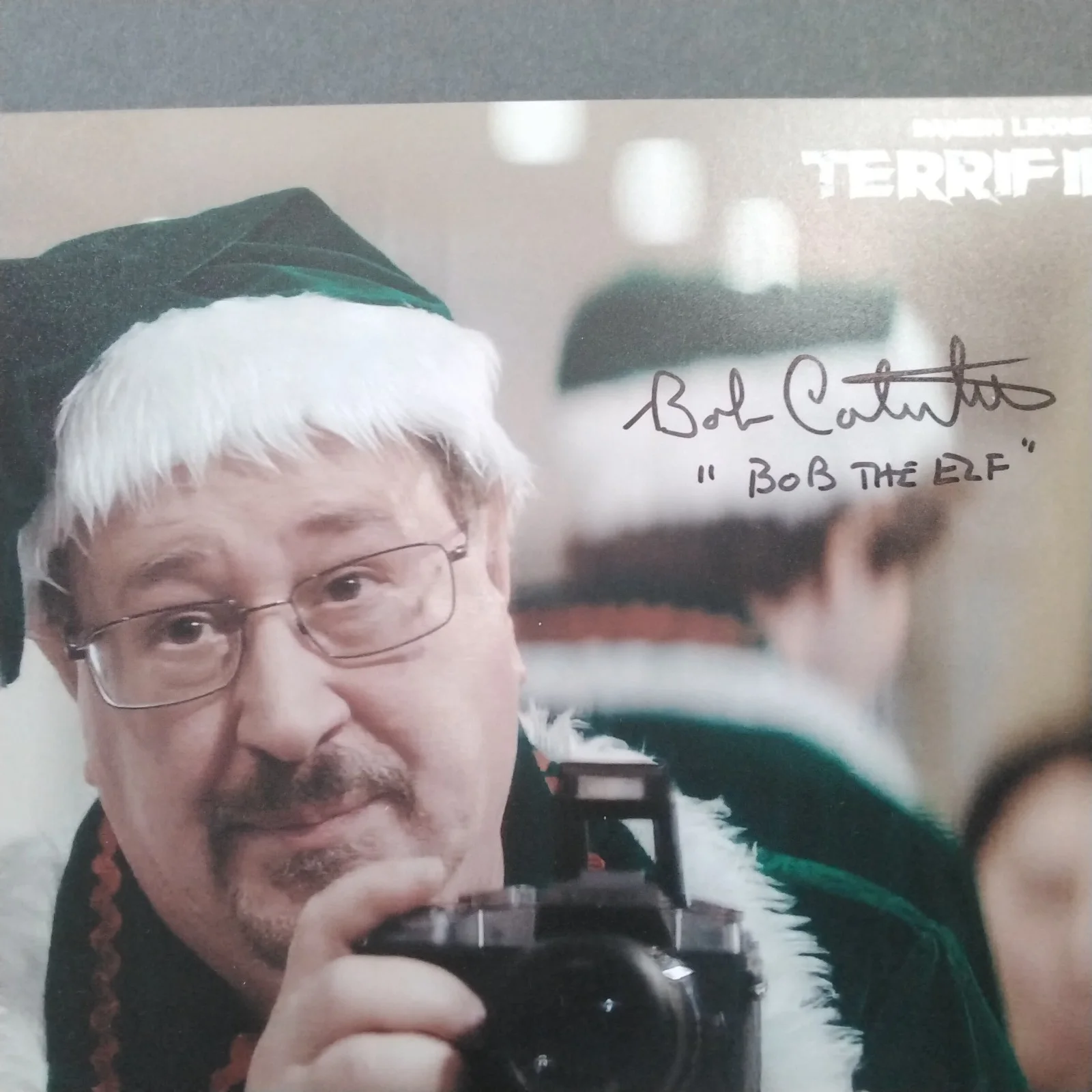 Bob Catalano SIGNED 8x10 Photo Damien Leone Terrifier "Bob The Elf" Horror Film, изображение 3