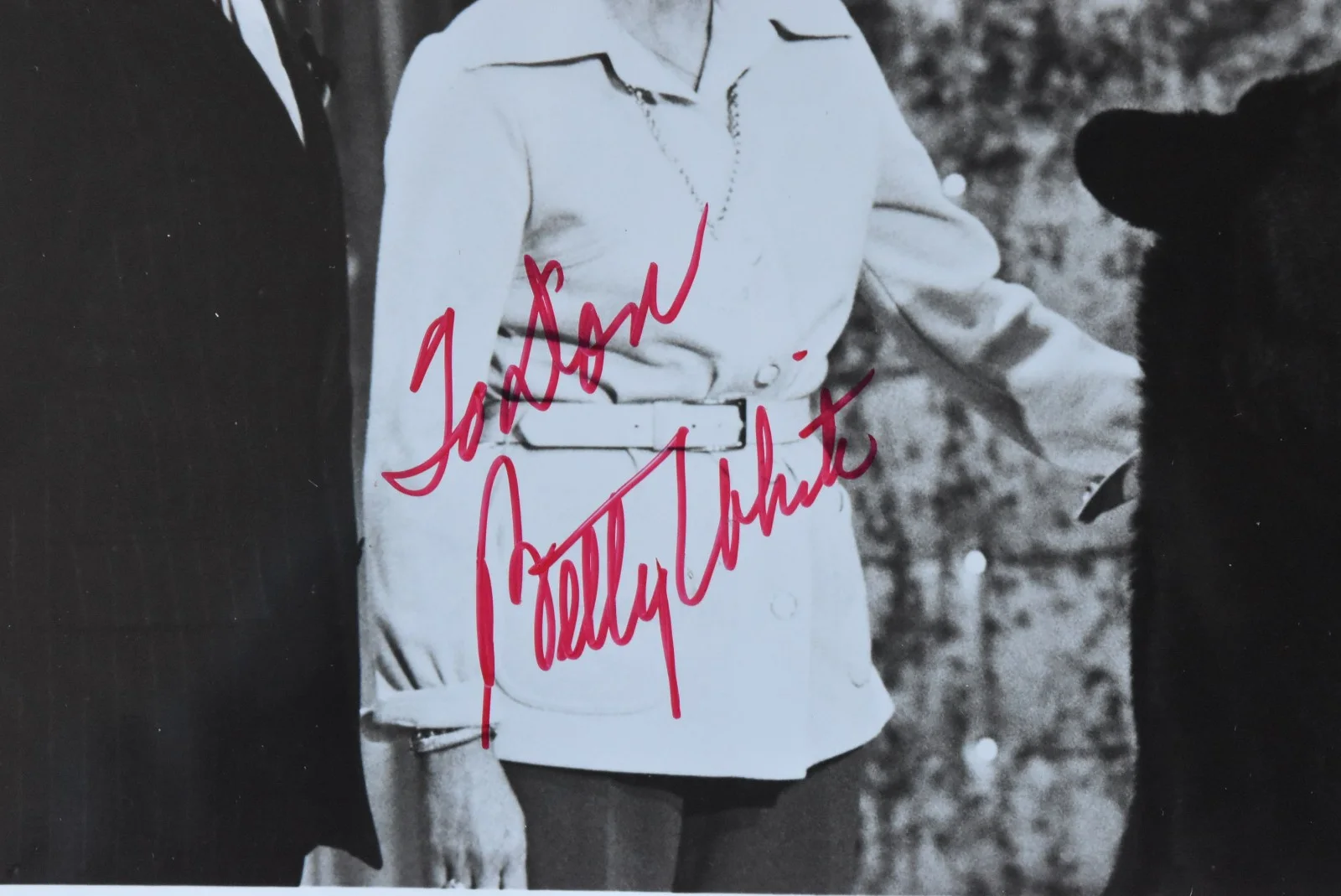 Betty White (The Merv Griffin Show) Hand Signature on Paper 10" X8", изображение 2