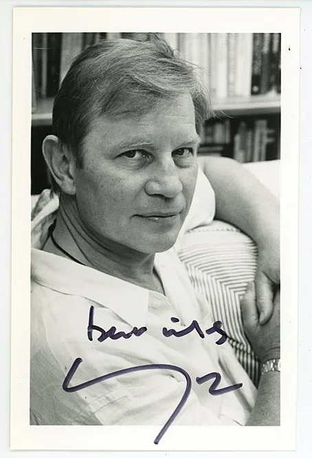 Michael York — -AUSTIN POWERS- MICHAEL YORK Signed/Autograph/Auto Vintage Movie Photo