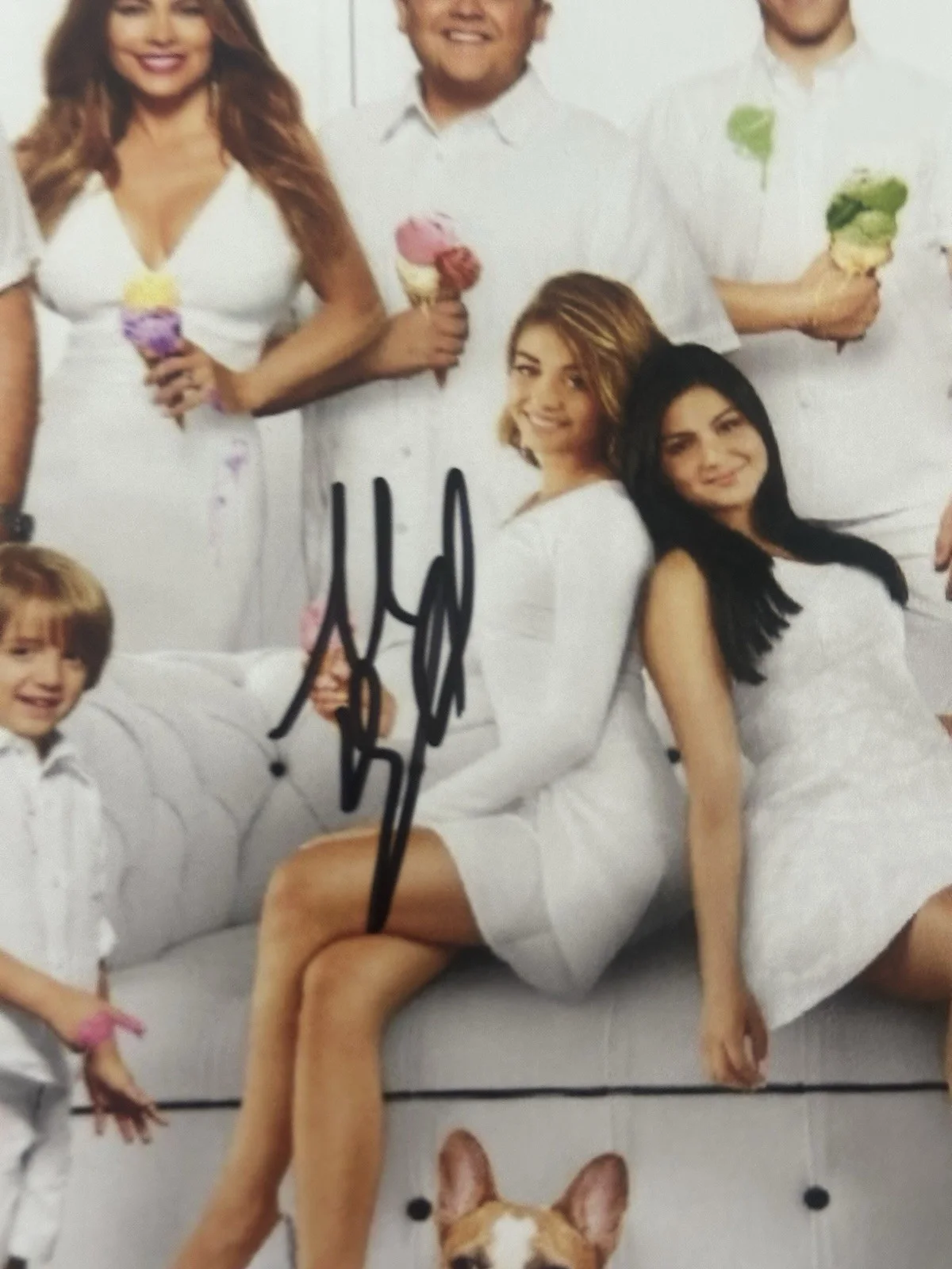 Modern Family Sarah Hyland Signed Glossy Photo, image 2