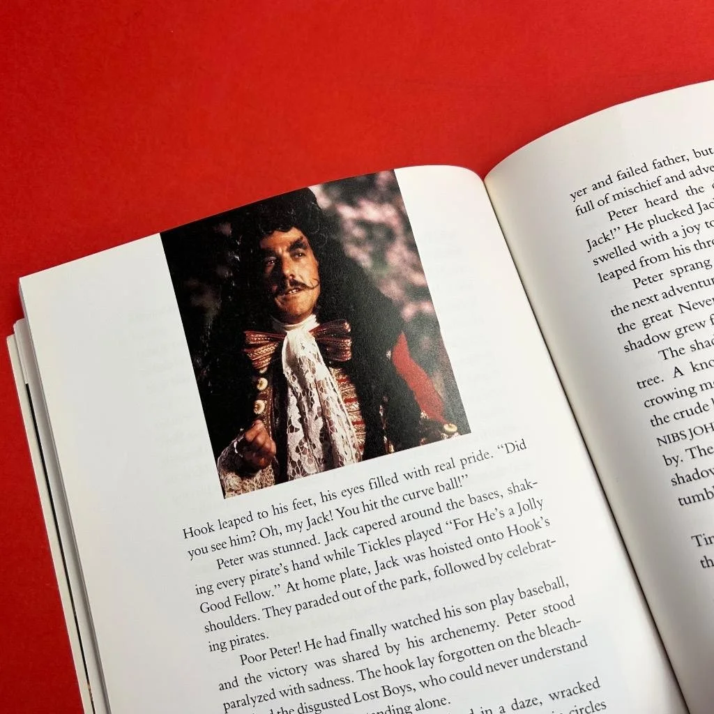 Vintage HOOK Film Movie Robin Williams Spielberg Picture Story Book PB 90s 1991, изображение 3