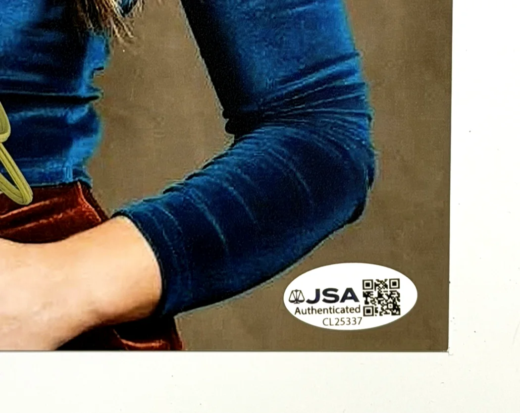 Sierra Hull Signed Autographed 8x10 Photo JSA COA Mandolin Bluegrass Artist, изображение 4