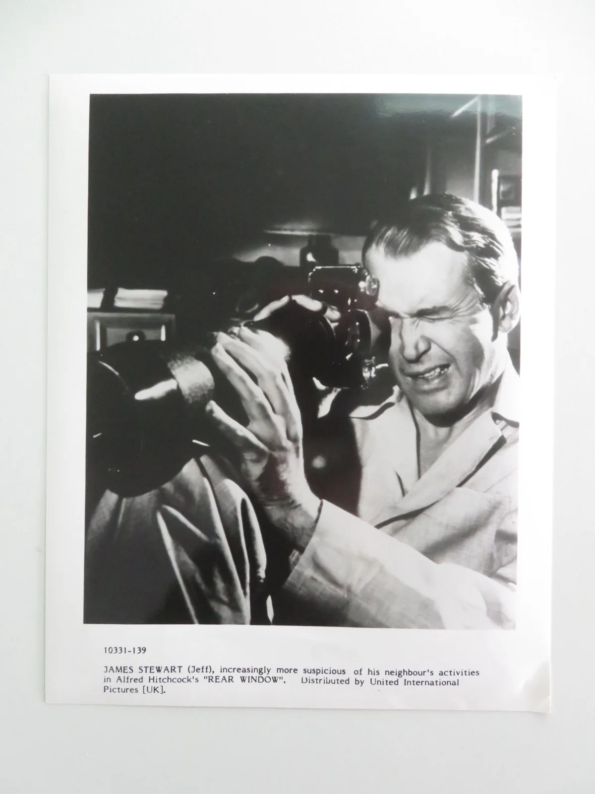 READ WINDOW MOVIE STILL PHOTO LOT OF 2 JAMES STEWART RAYMOND BURR R1983, изображение 3