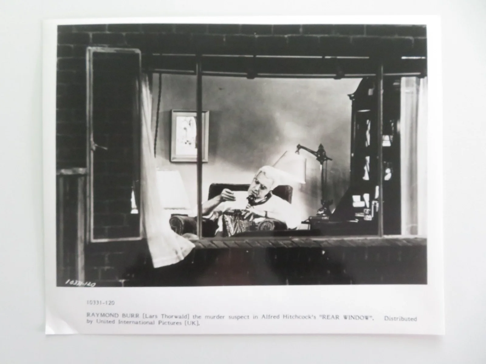 READ WINDOW MOVIE STILL PHOTO LOT OF 2 JAMES STEWART RAYMOND BURR R1983, изображение 5