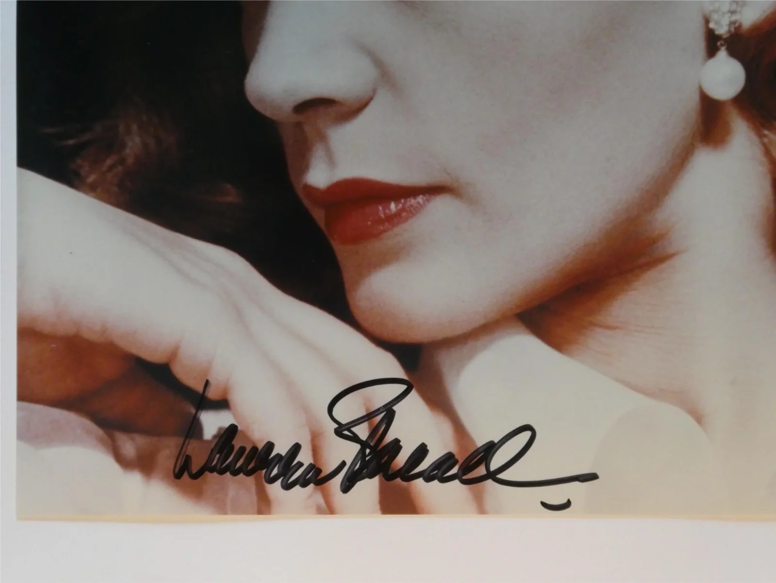 Lauren Bacall — Lauren Bacall Signed 8x10 Photo Autographed, image 2