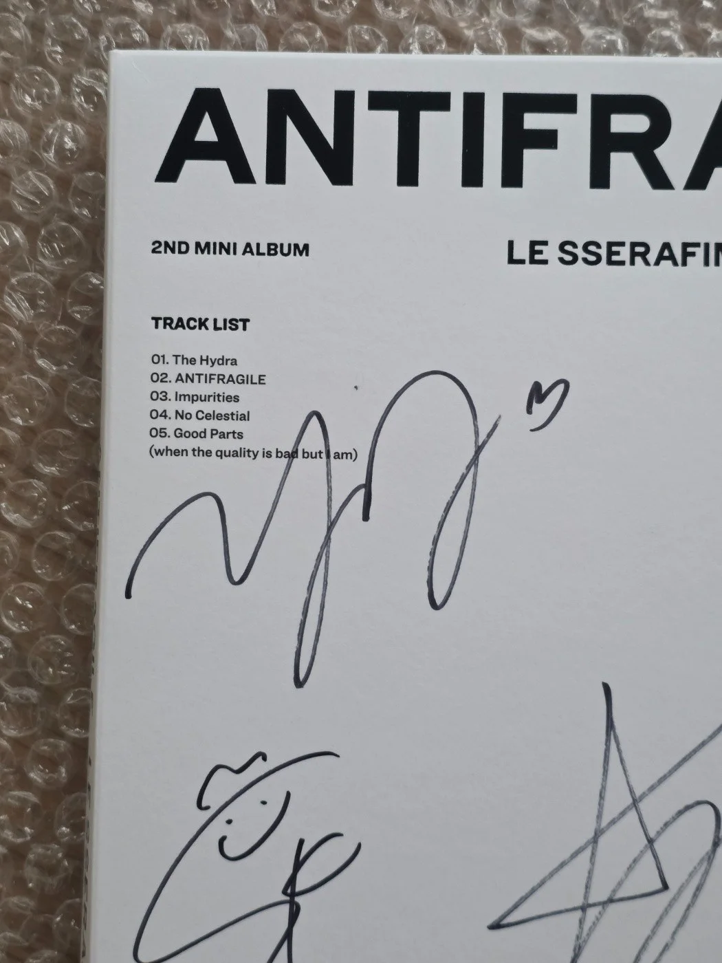LE SSERAFIM ANTIFRAGILE Promo Sticker Album Autographed Hand Signed, изображение 4