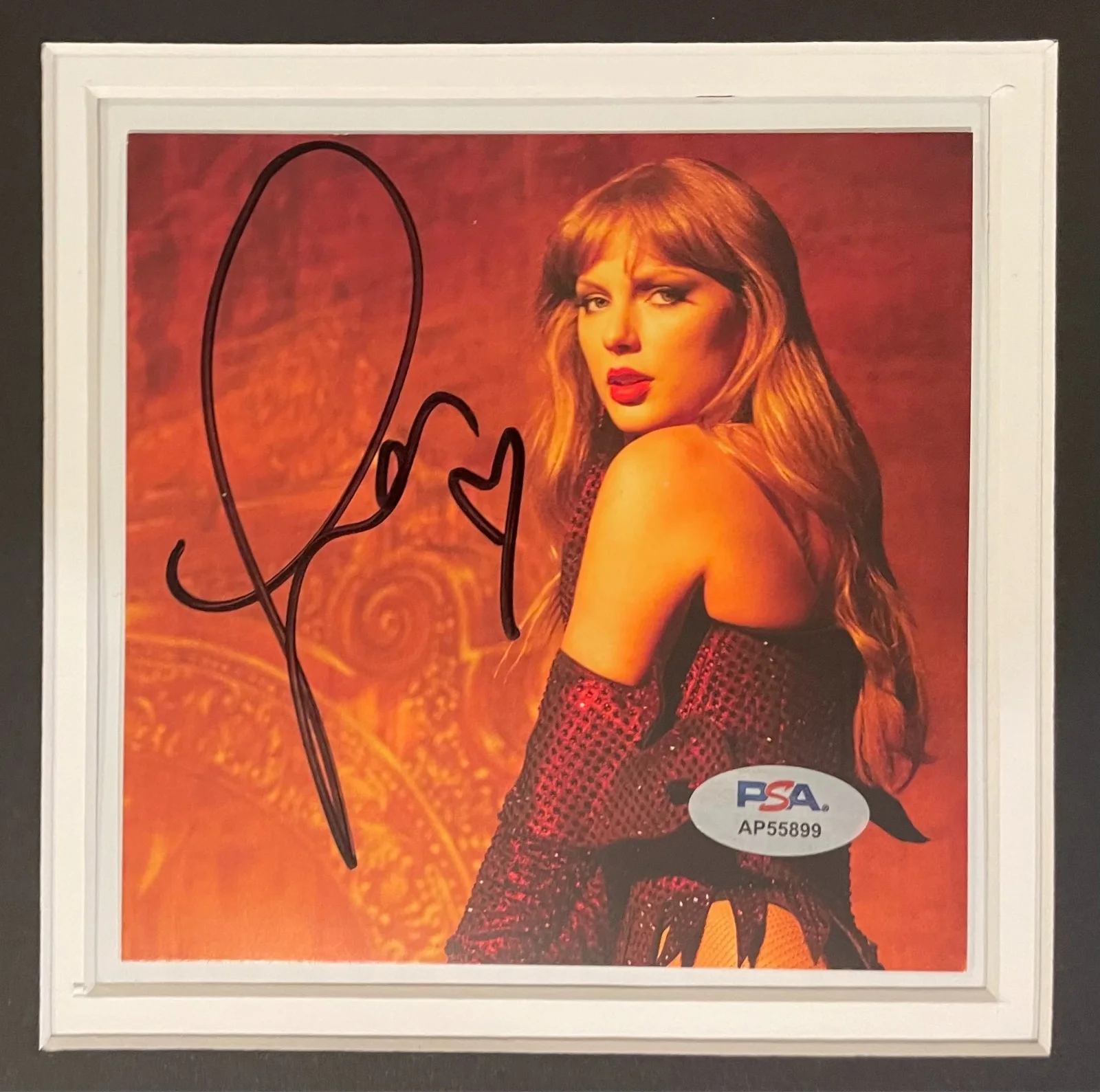 Taylor Swift — Taylor Swift Signed Framed Life Of A Showgirl CD Photo 3 PSA COA Authenticated, изображение 4